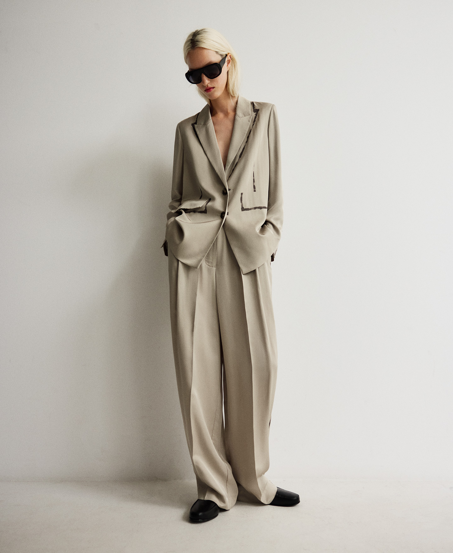 Blazer efecto pintura mujer image number 1