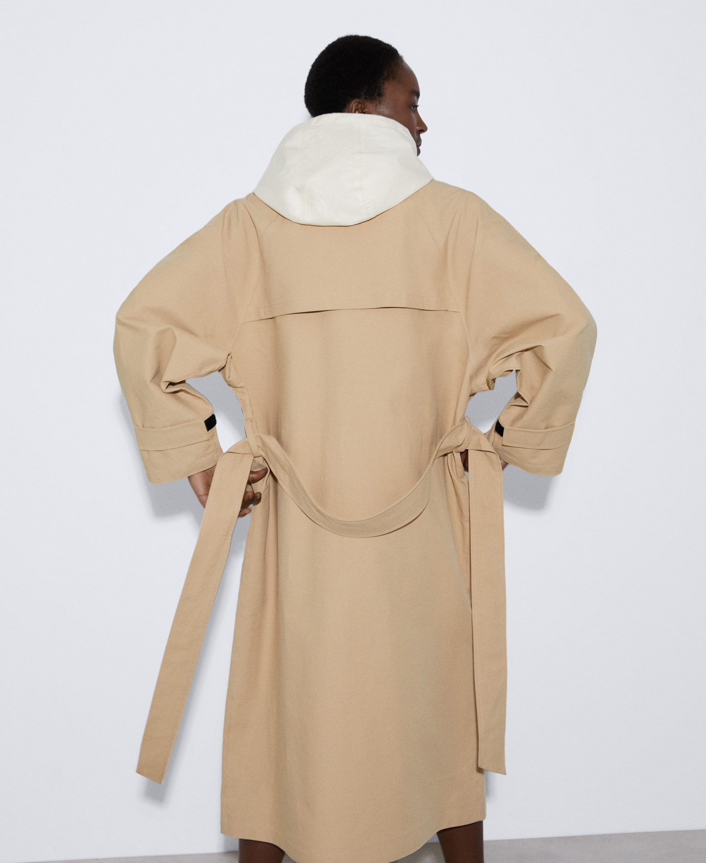 Trench with removable hood image number 2