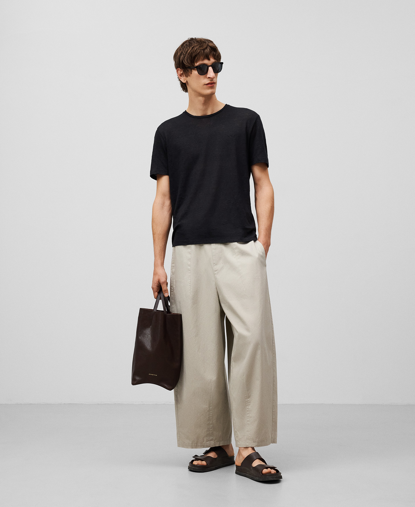 European linen regular fit T-shirt man image number 1