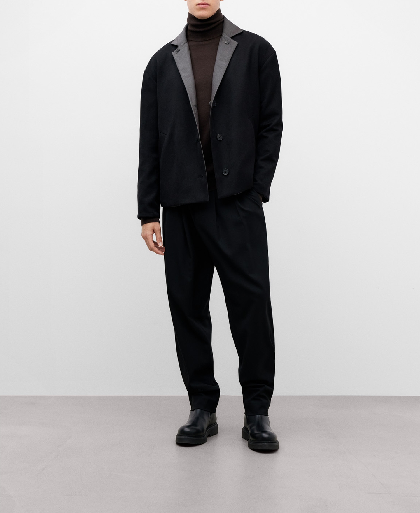 Jersey lana merino cuello alto hombre image number 1