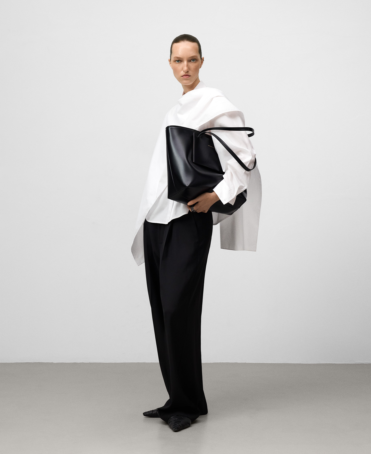Shirt with overlapping shawl woman image number 1