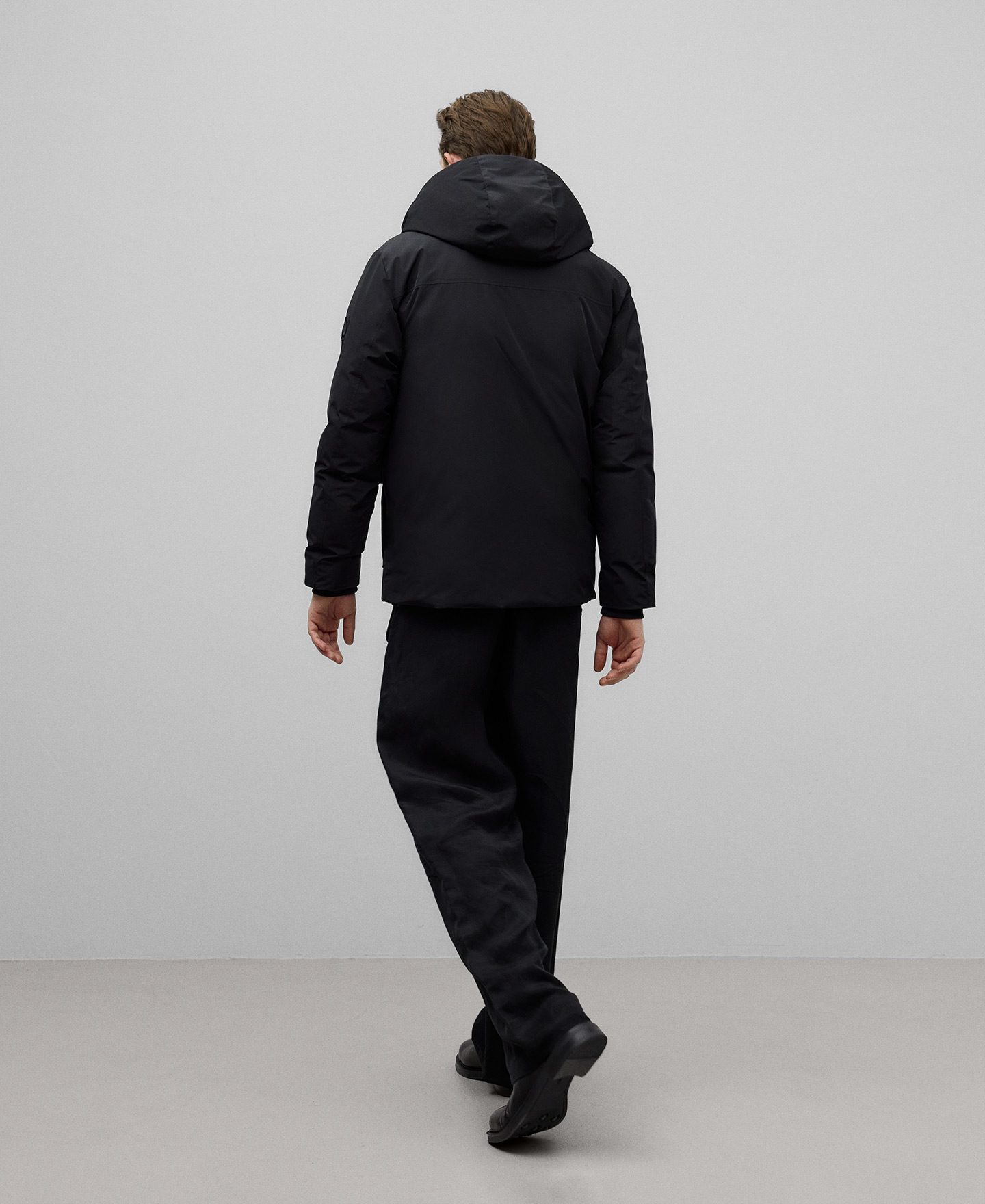 Chaquet&oacute;n acolchado capucha hombre image number 2