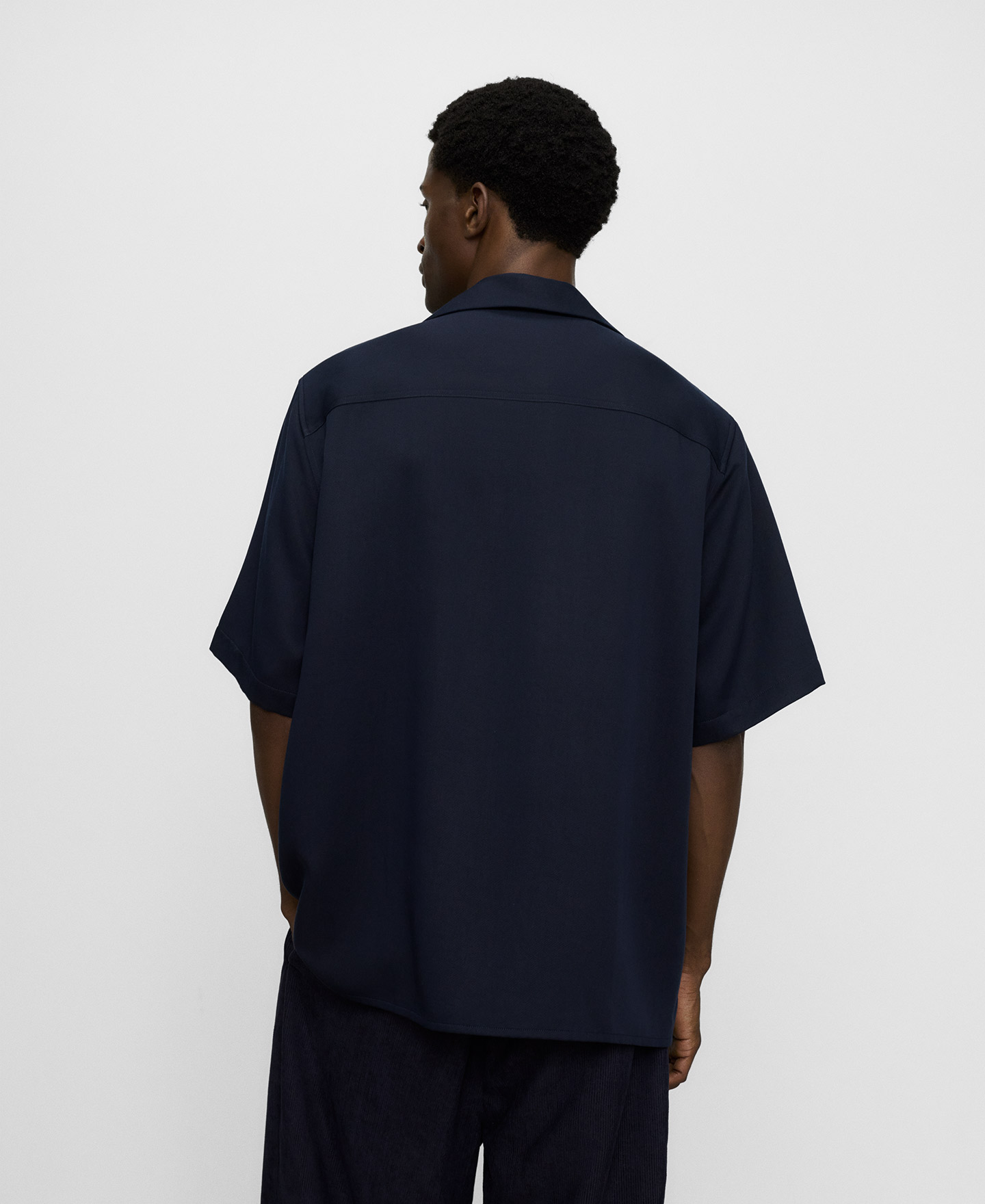 Camisa oversize cuello bowling lyocell image number 2
