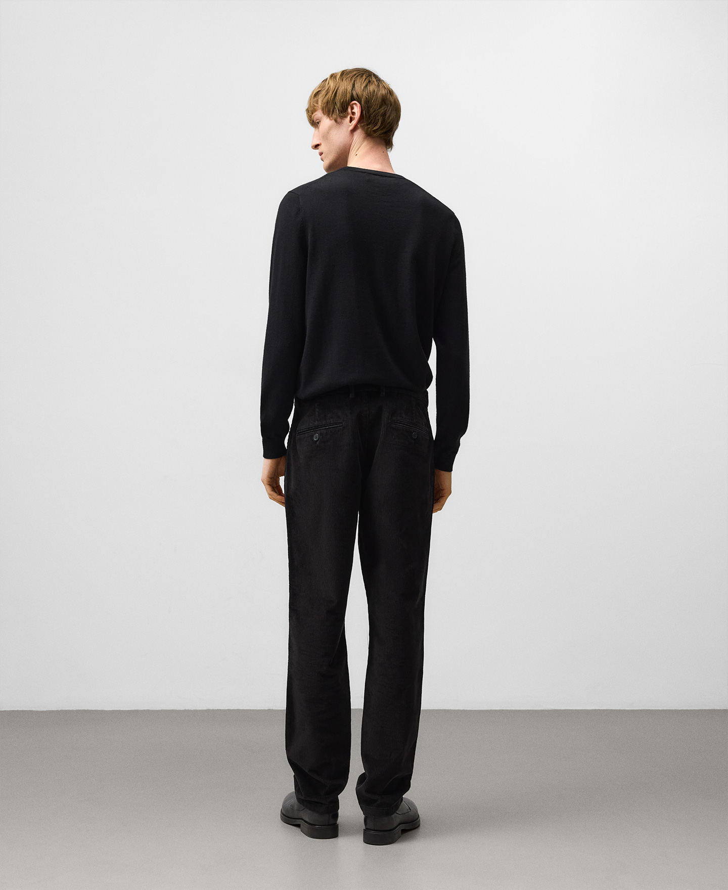 Pantalón chino regular fit pana hombre image number 2