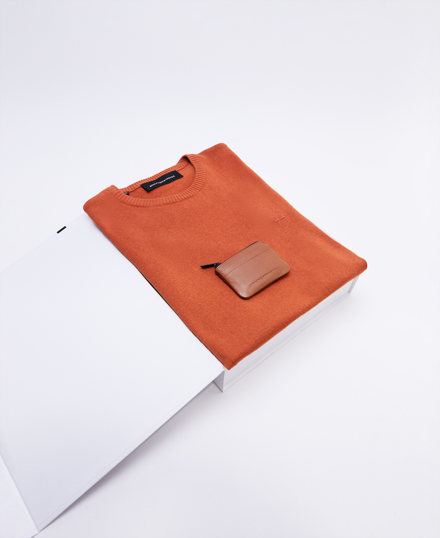 CHOOSE 1 sweater + 1 wallet image number 0