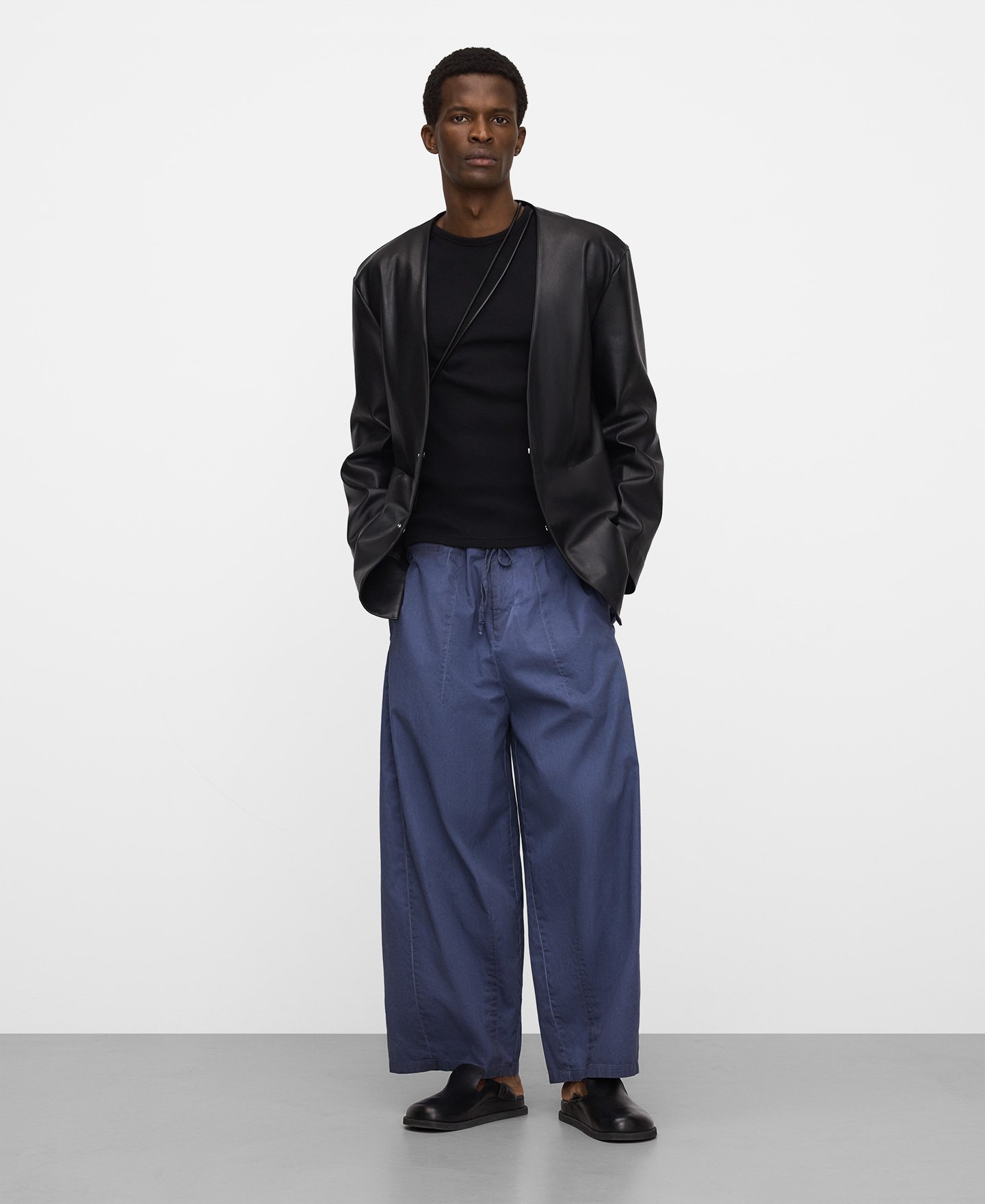 Organic cotton barrel fit trousers image number 1