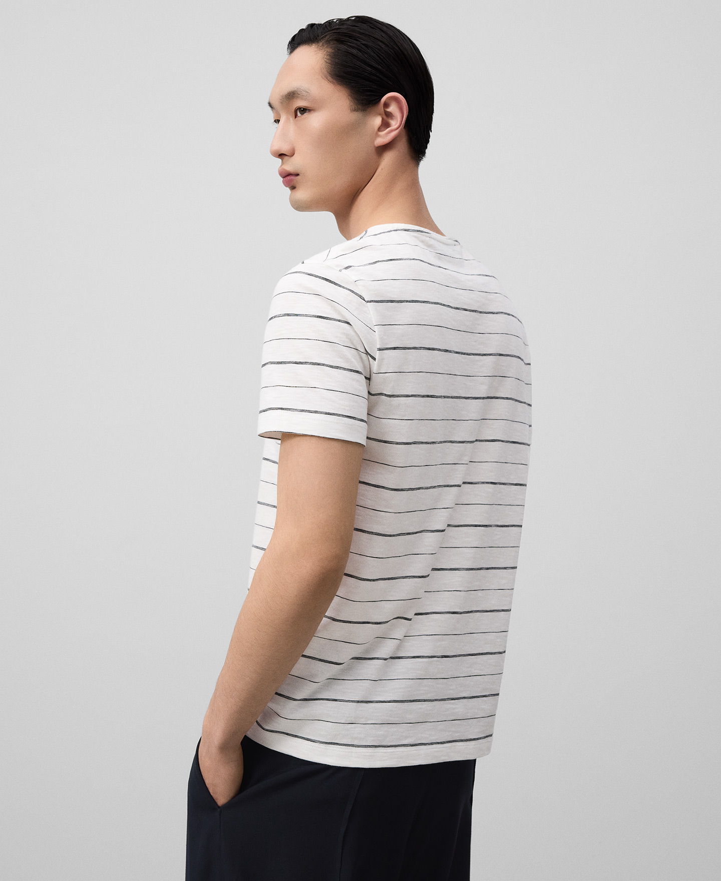 T-shirt blanc à rayures en coton homme image number 2