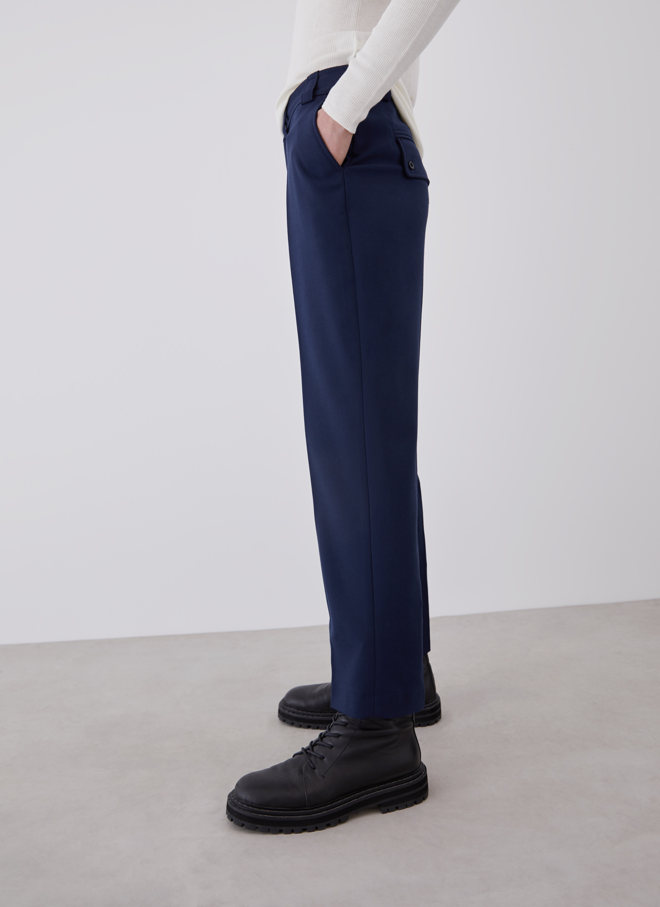 Straight flannel pants image number 3