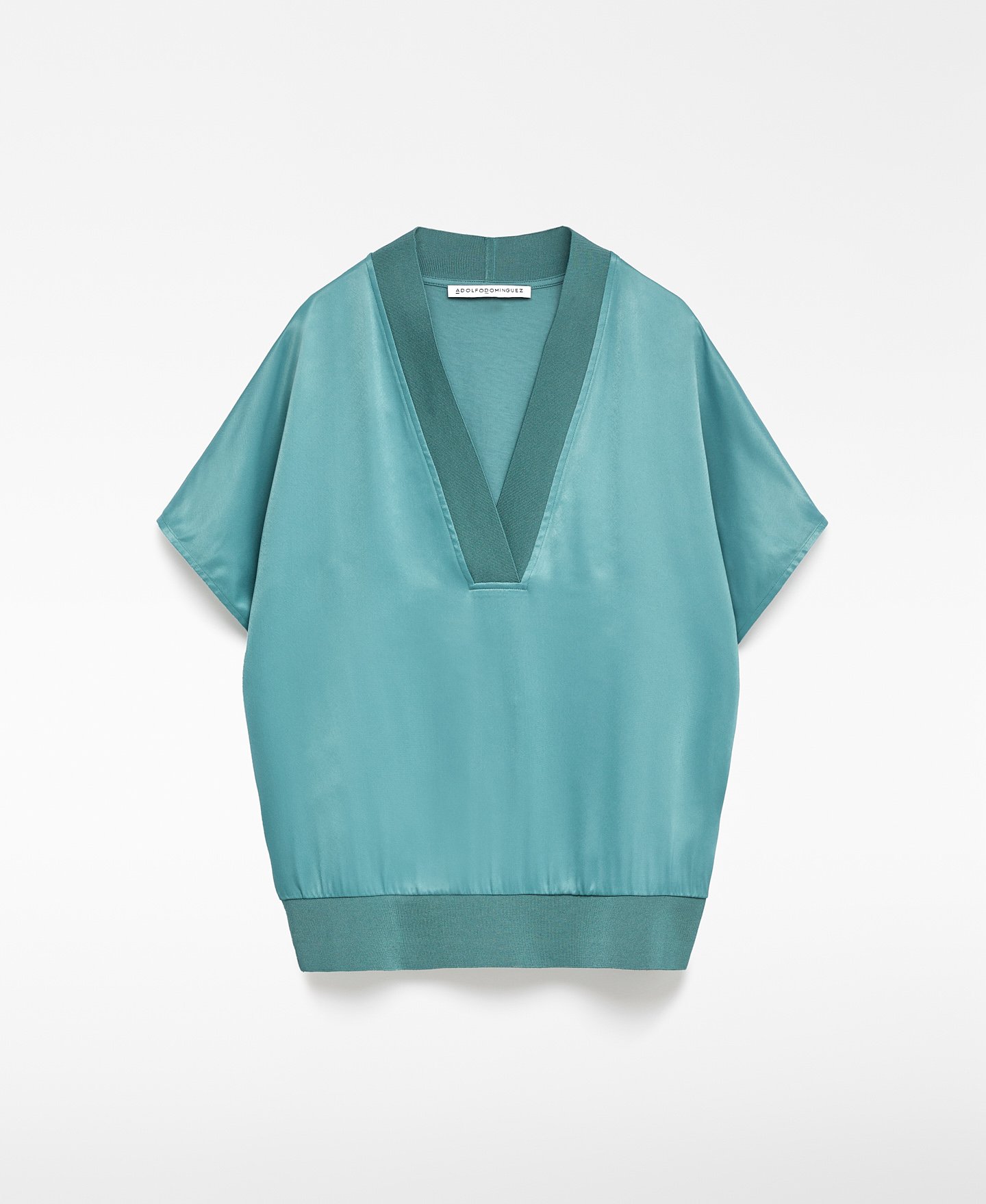 Camiseta cuello pico mujer image number 4