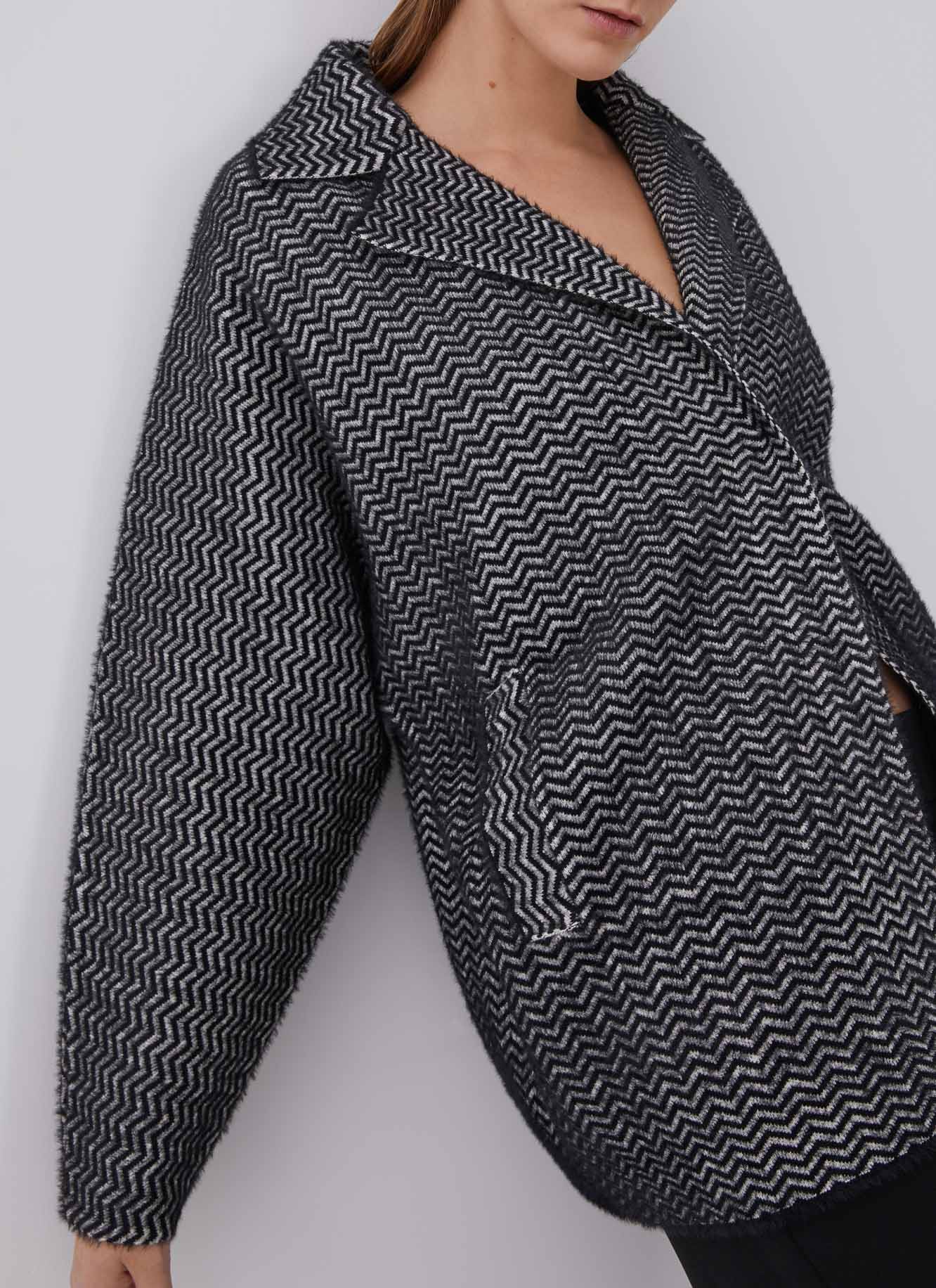 Chaqueta oversized estampada image number 3