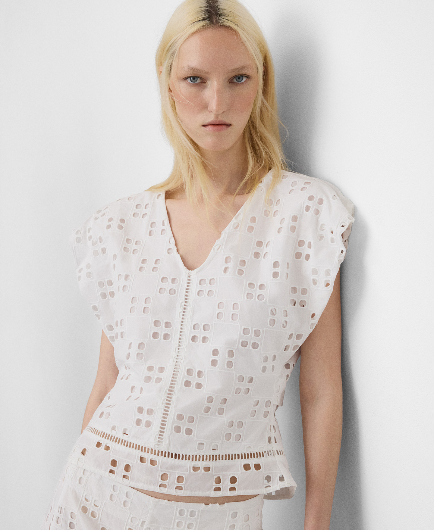 Poplin fitted top with English embroidery image number 0