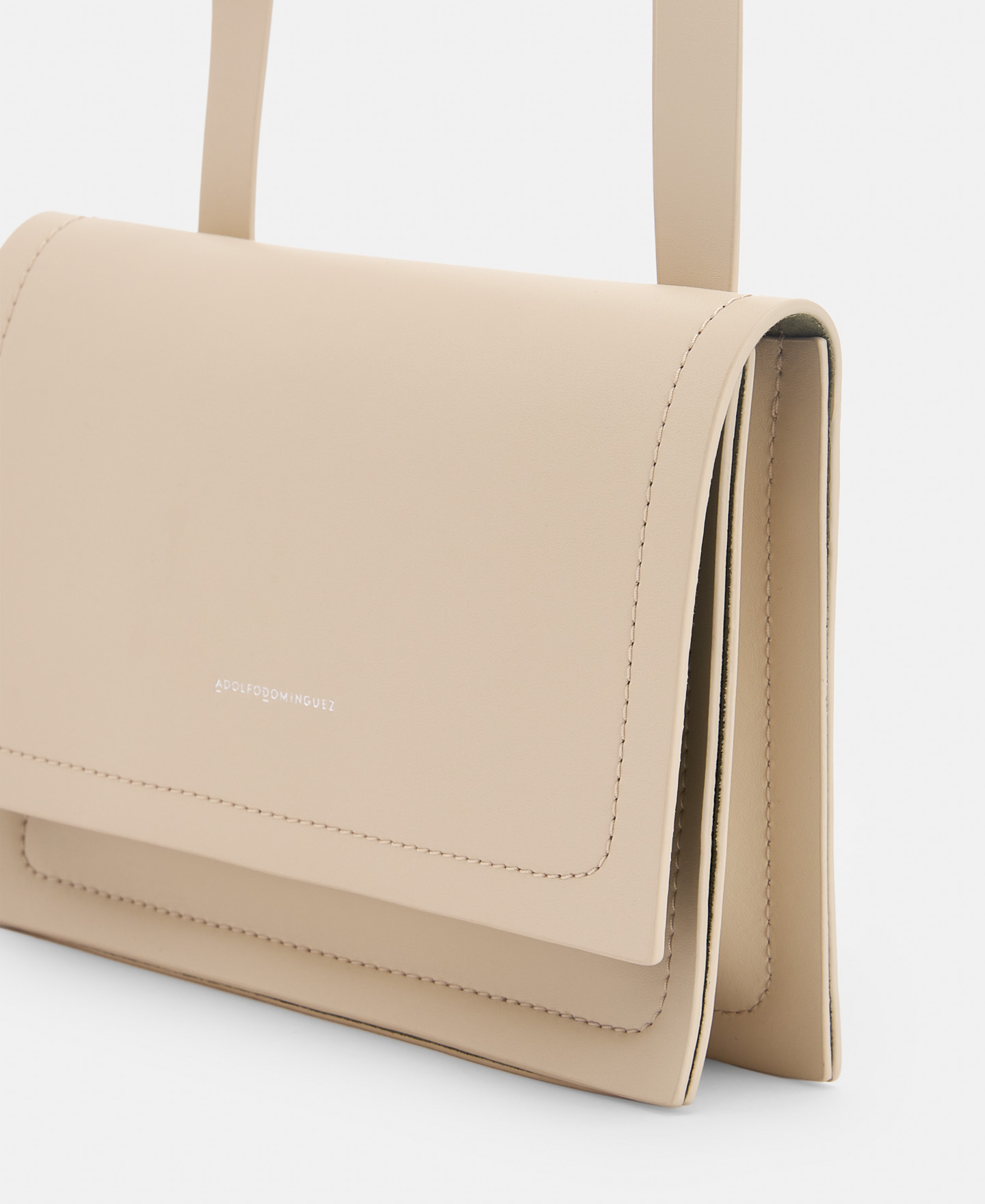 Shoulder bag in responsible vachetta image number 3