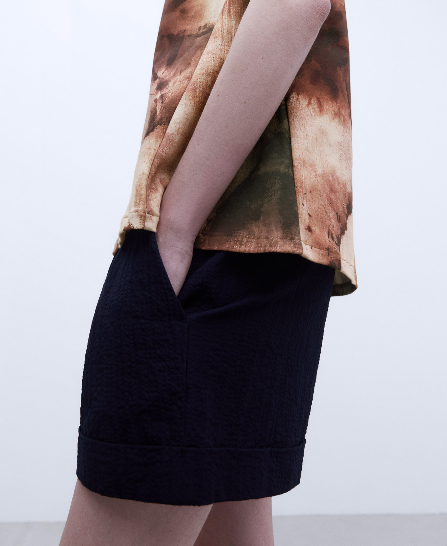 Printed sleeveless T-shirt image number 3