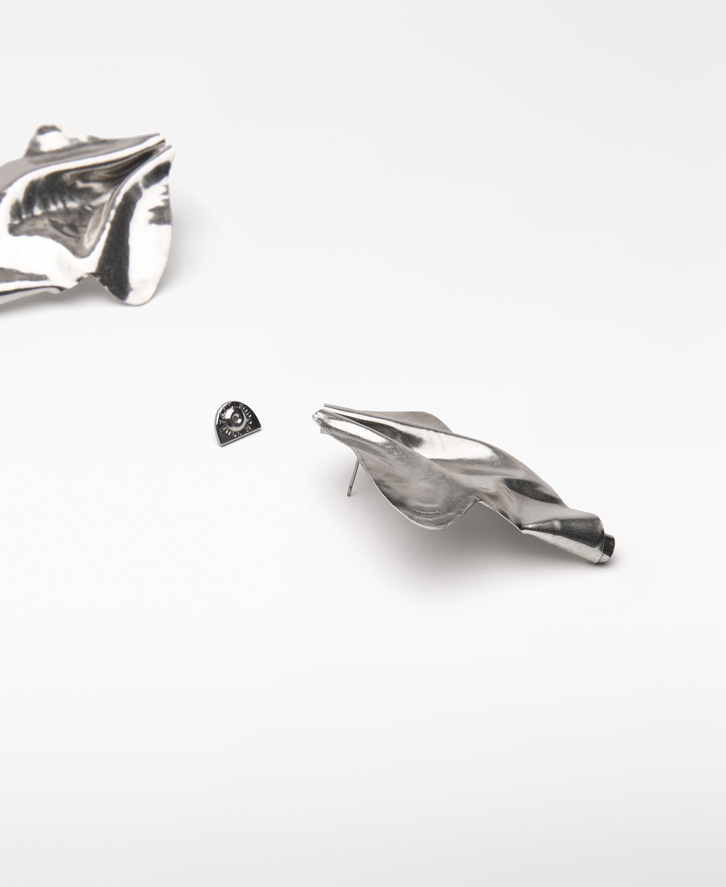 Pendientes grandes relieve mujer image number 1