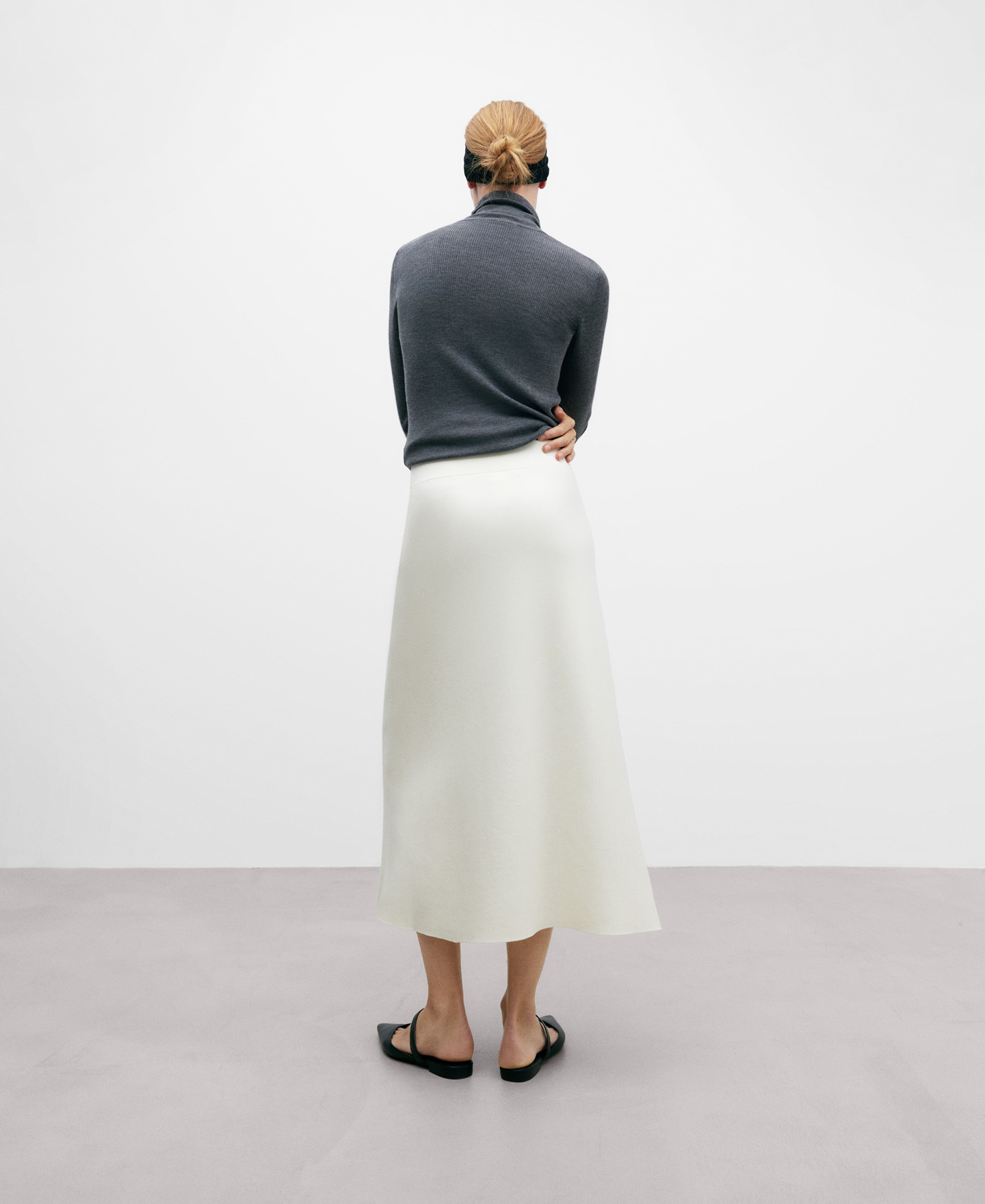 Rounded draped skirt for women image number 2