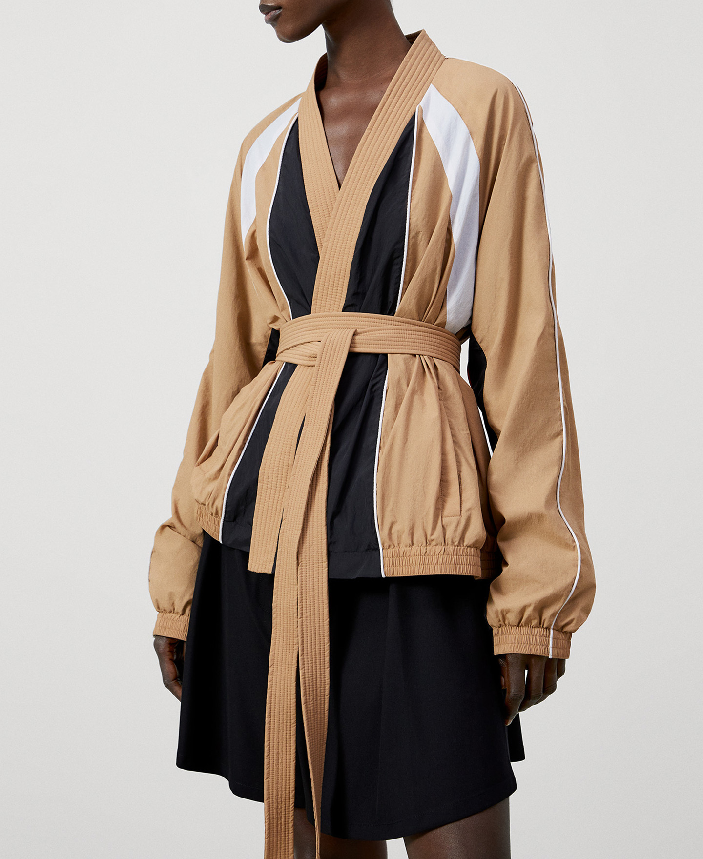 Chaqueta kimono en nailon tricolor image number 0