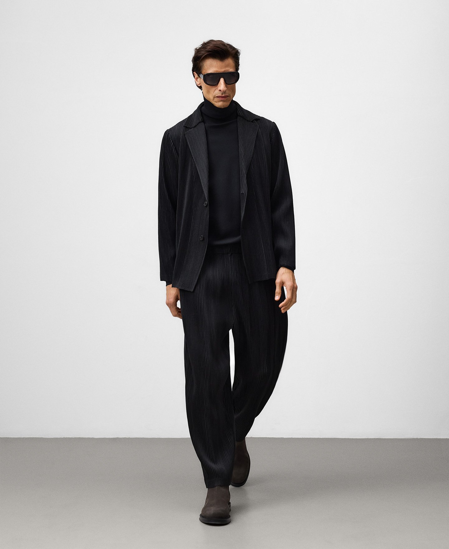 Crinkle blazer man image number 1