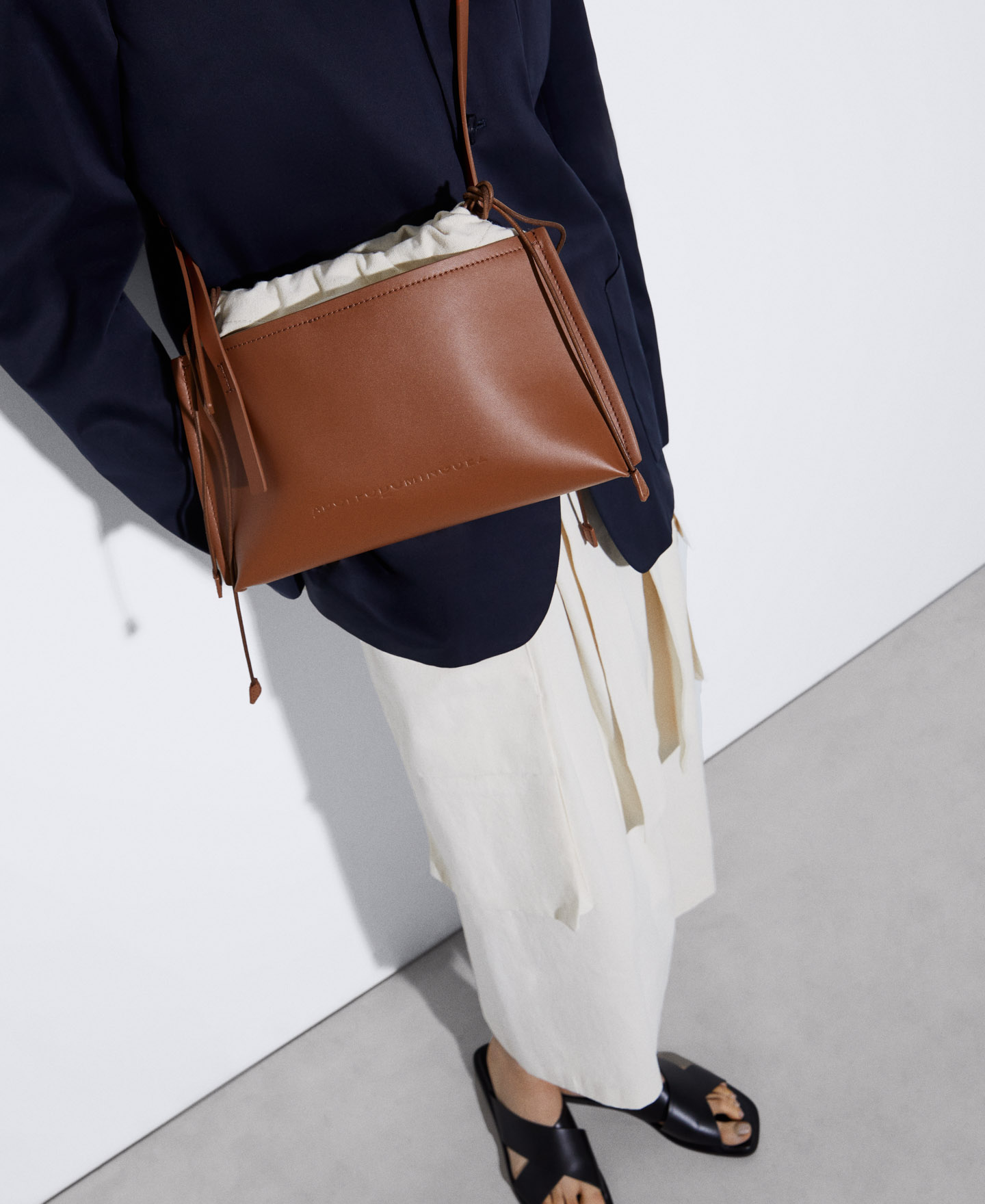 Rectangular leather bag image number 4