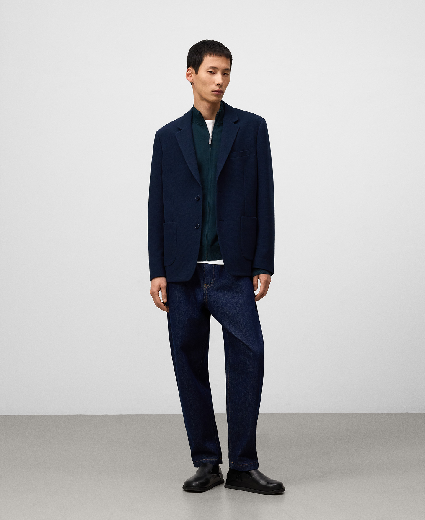 Tailored blazer man image number 1