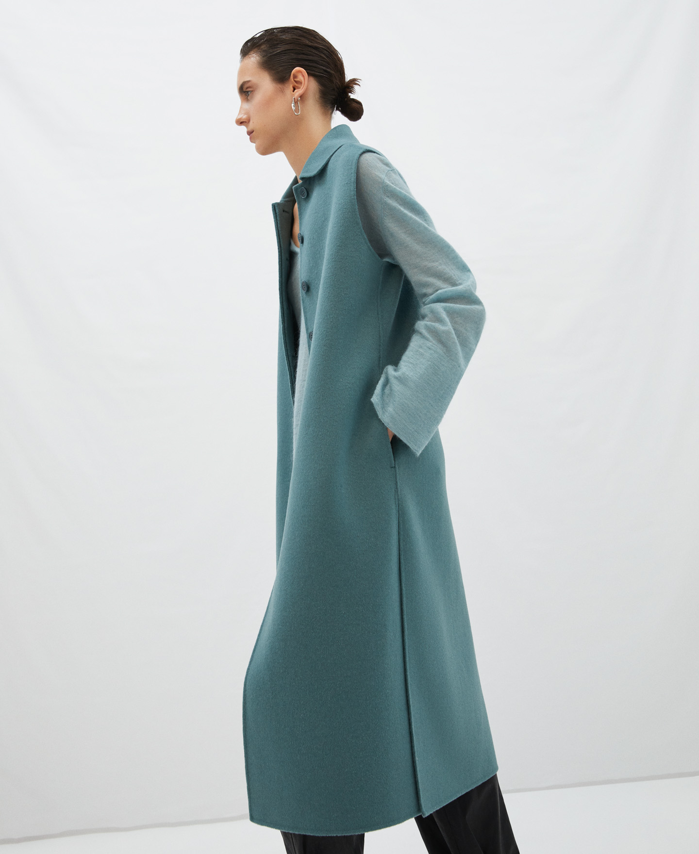 Double faced waistcoat piped pockets image number 4