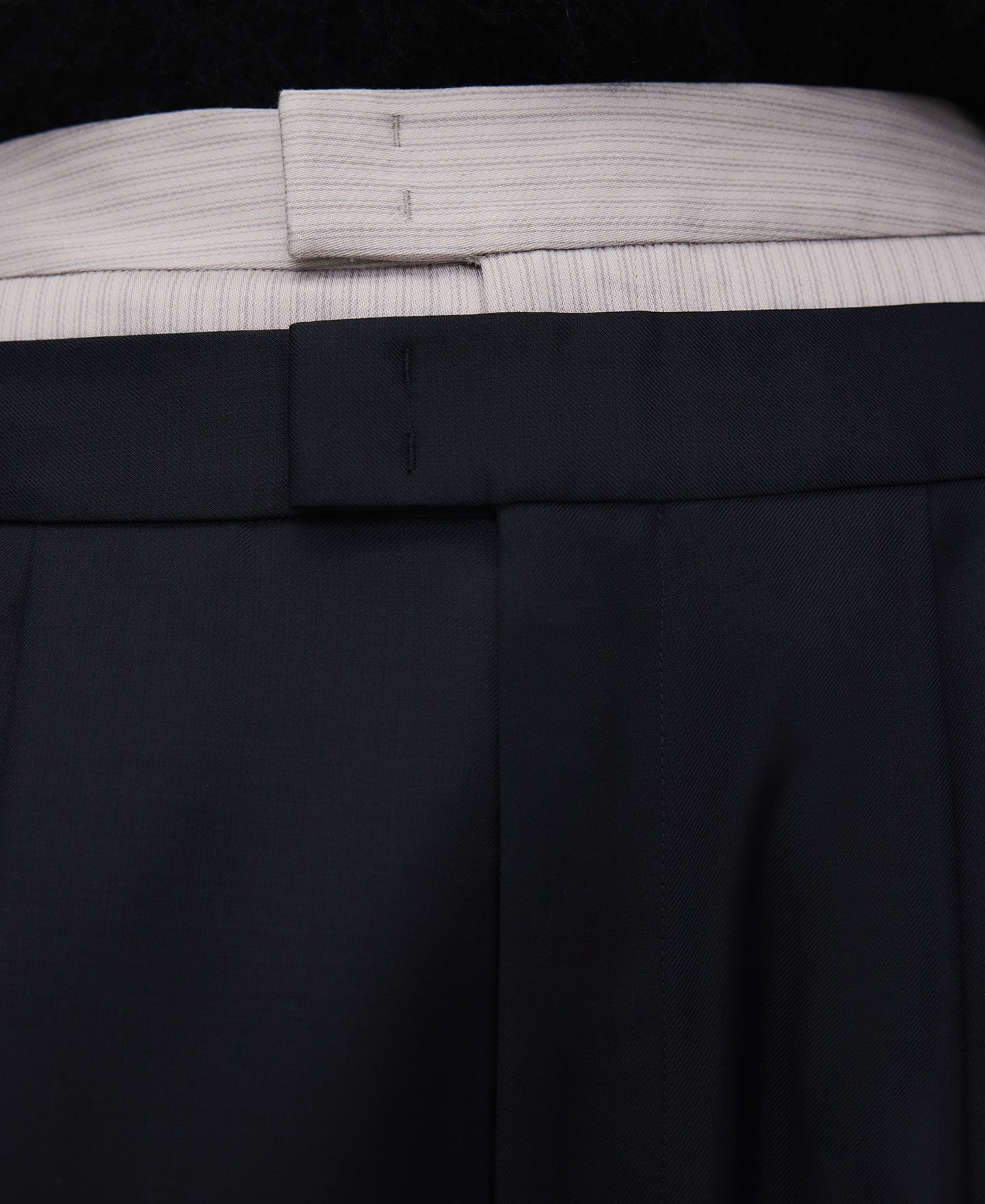 Pantal&oacute;n pinzas doble cinturilla image number 3