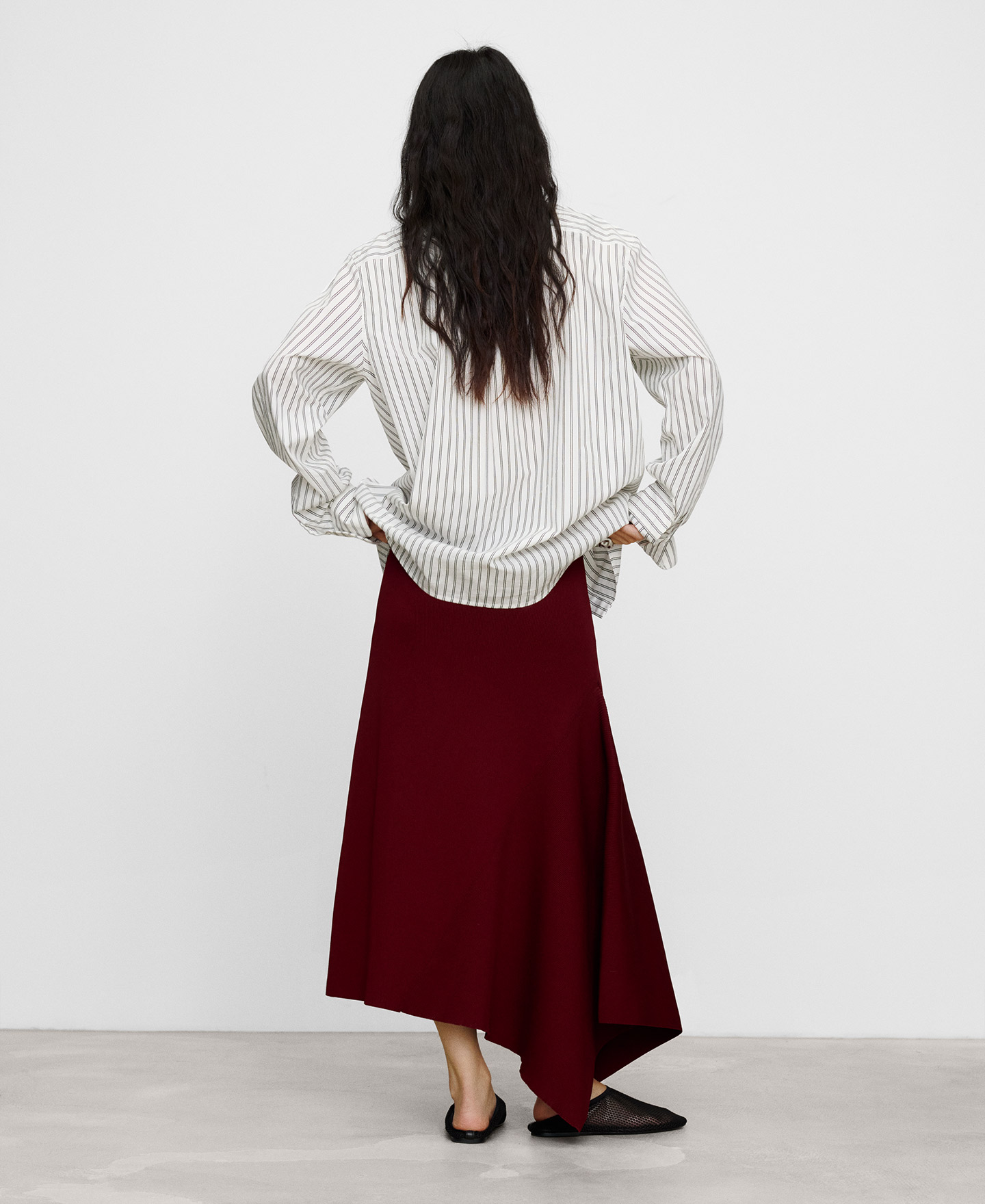 Structured knit skirt with side godet image number 2