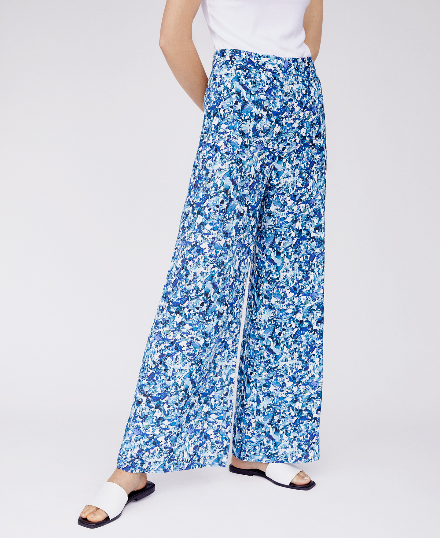 Trousers image number 0