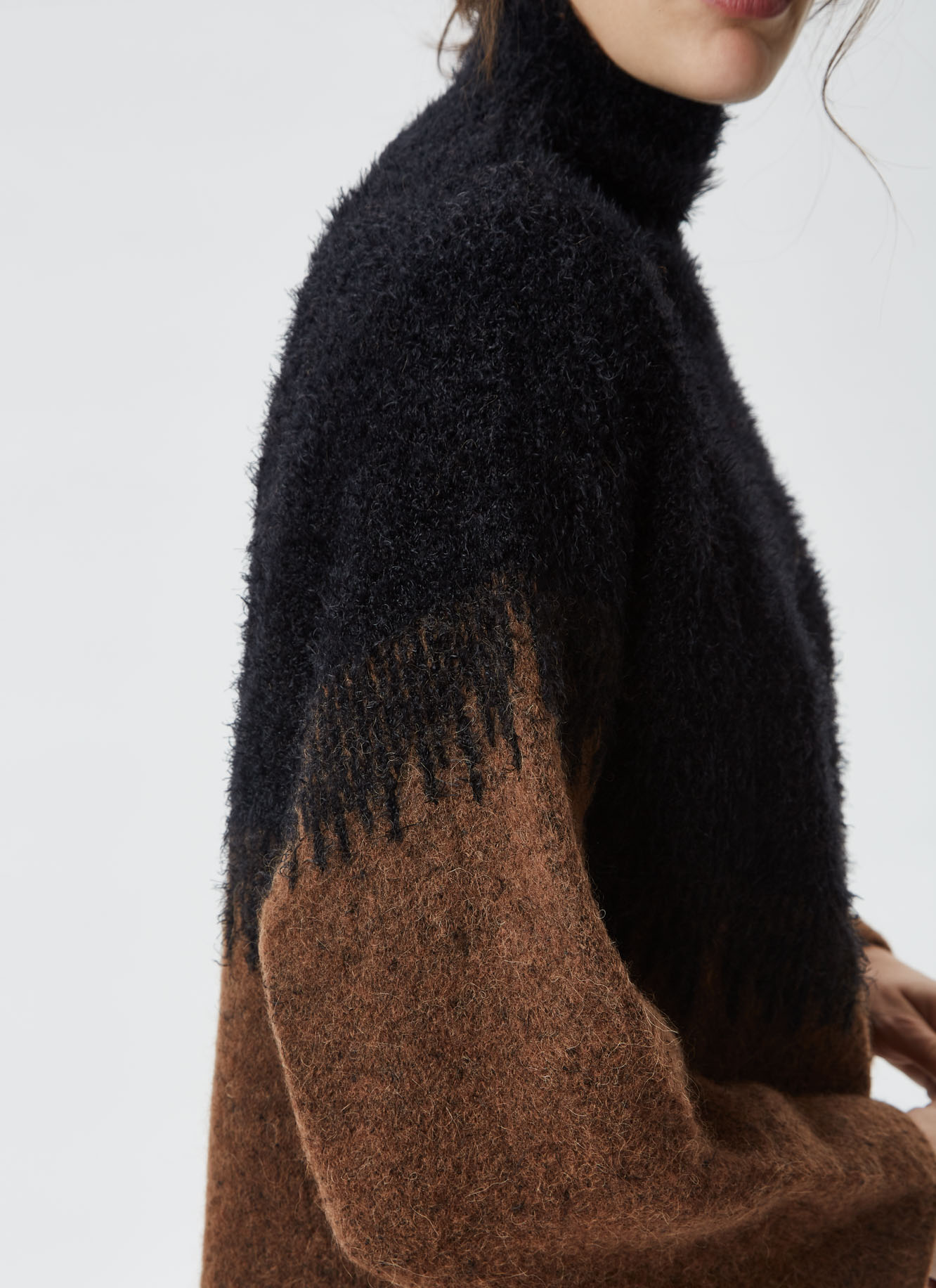 Bicolour jacquard sweater image number 1