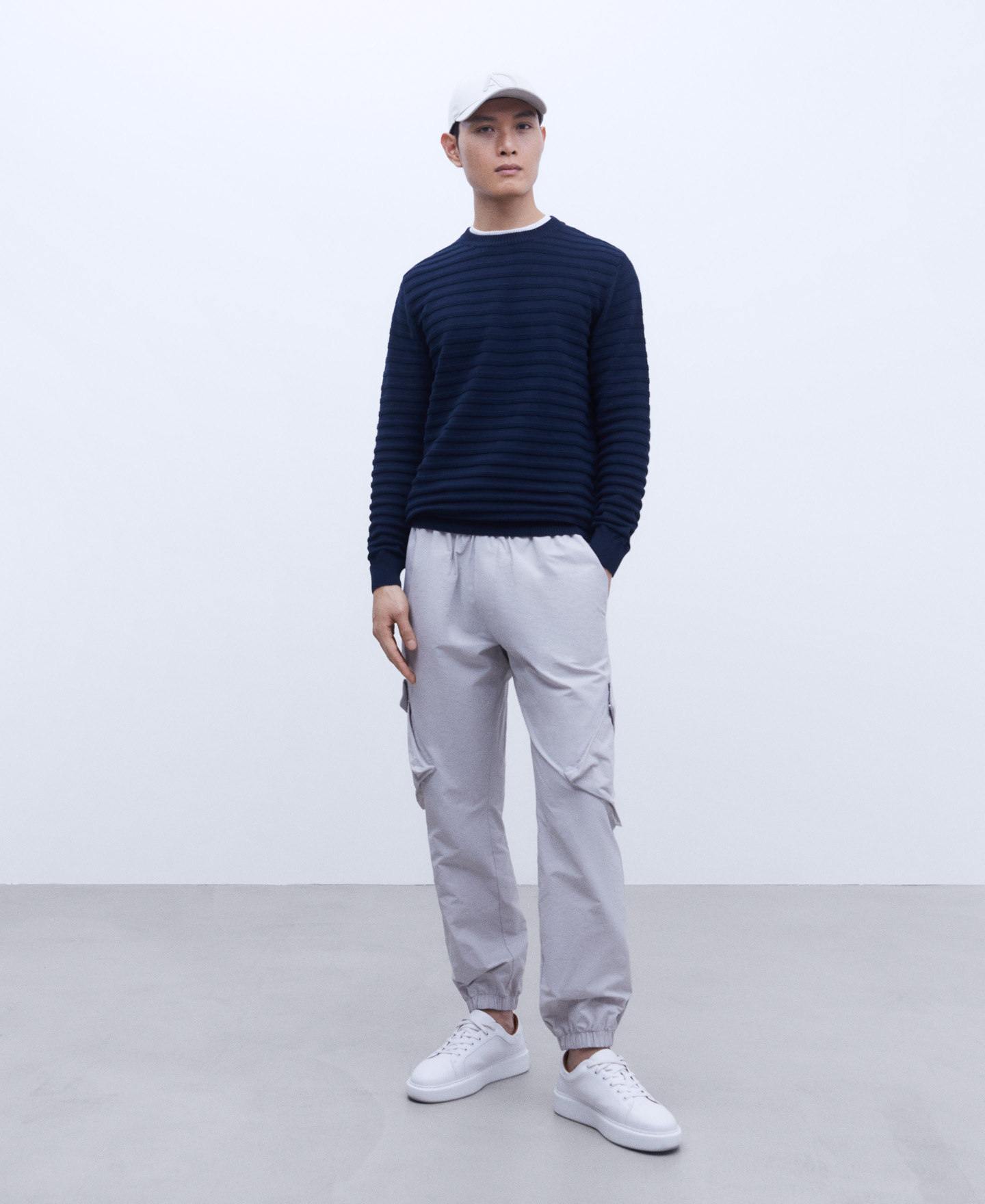 Striped structure crew neck sweater image number 1