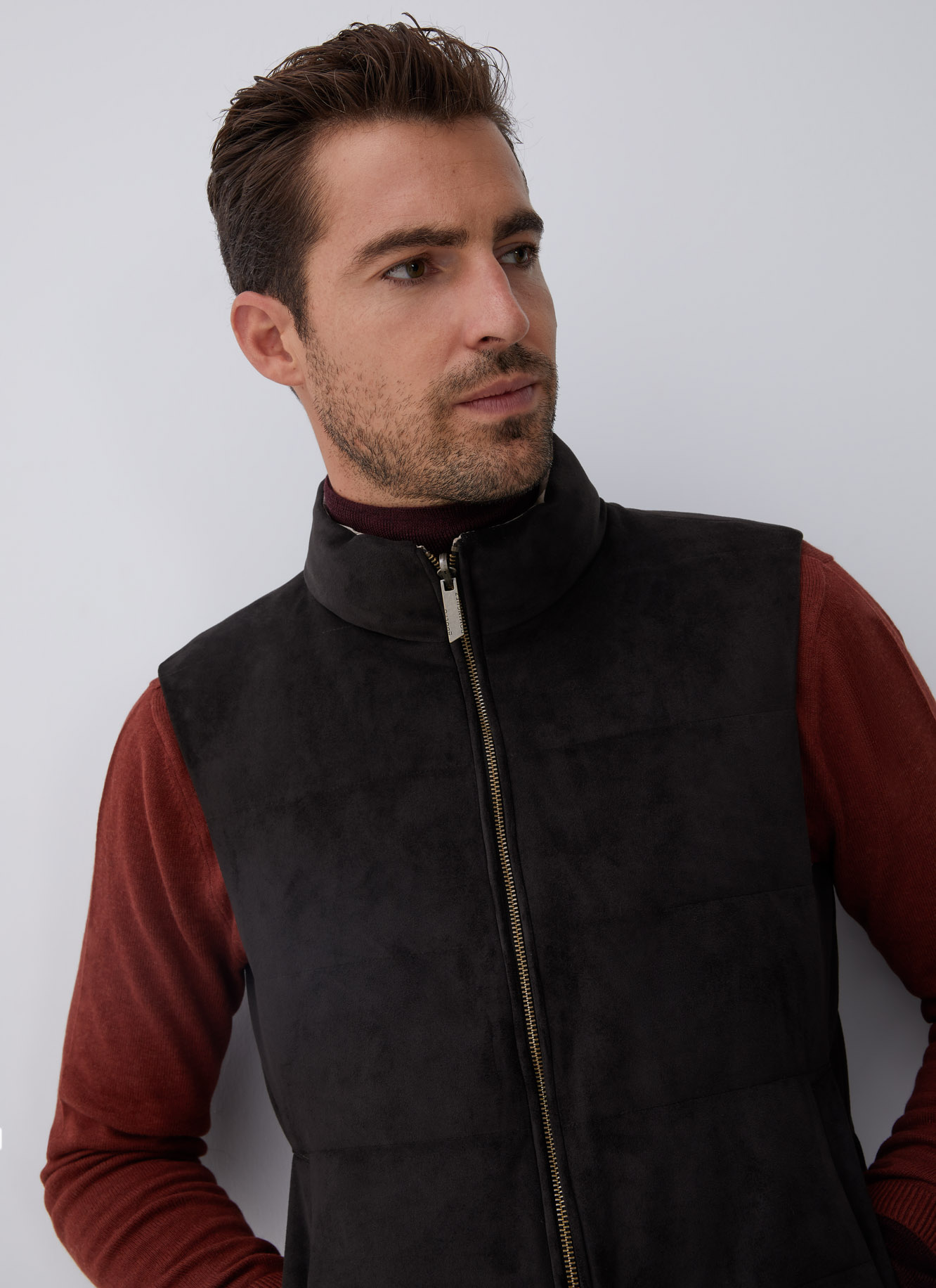Chaleco reversible de nylon y antelina image number 4