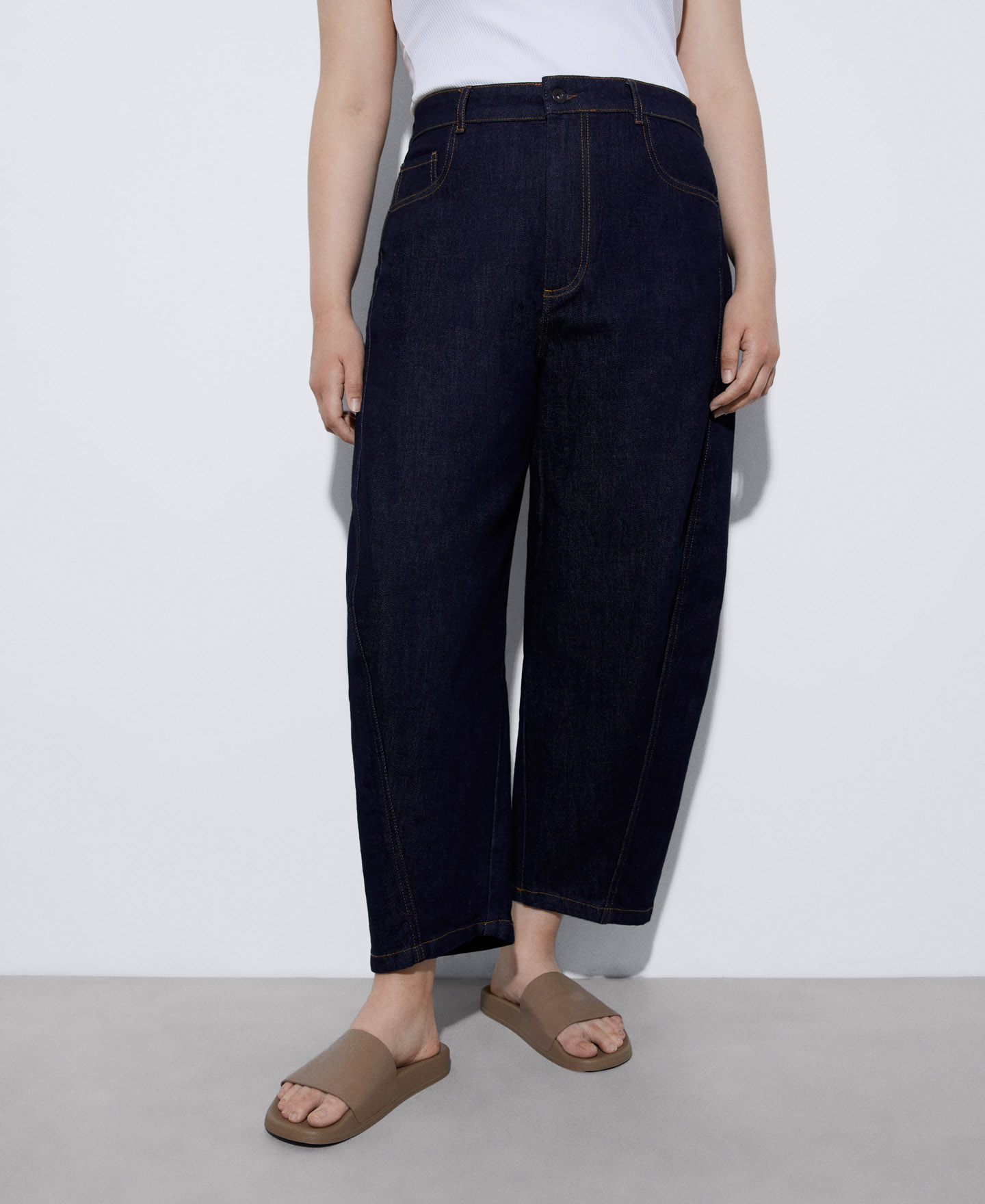 Recycled cotton and polyester trousers image number 0