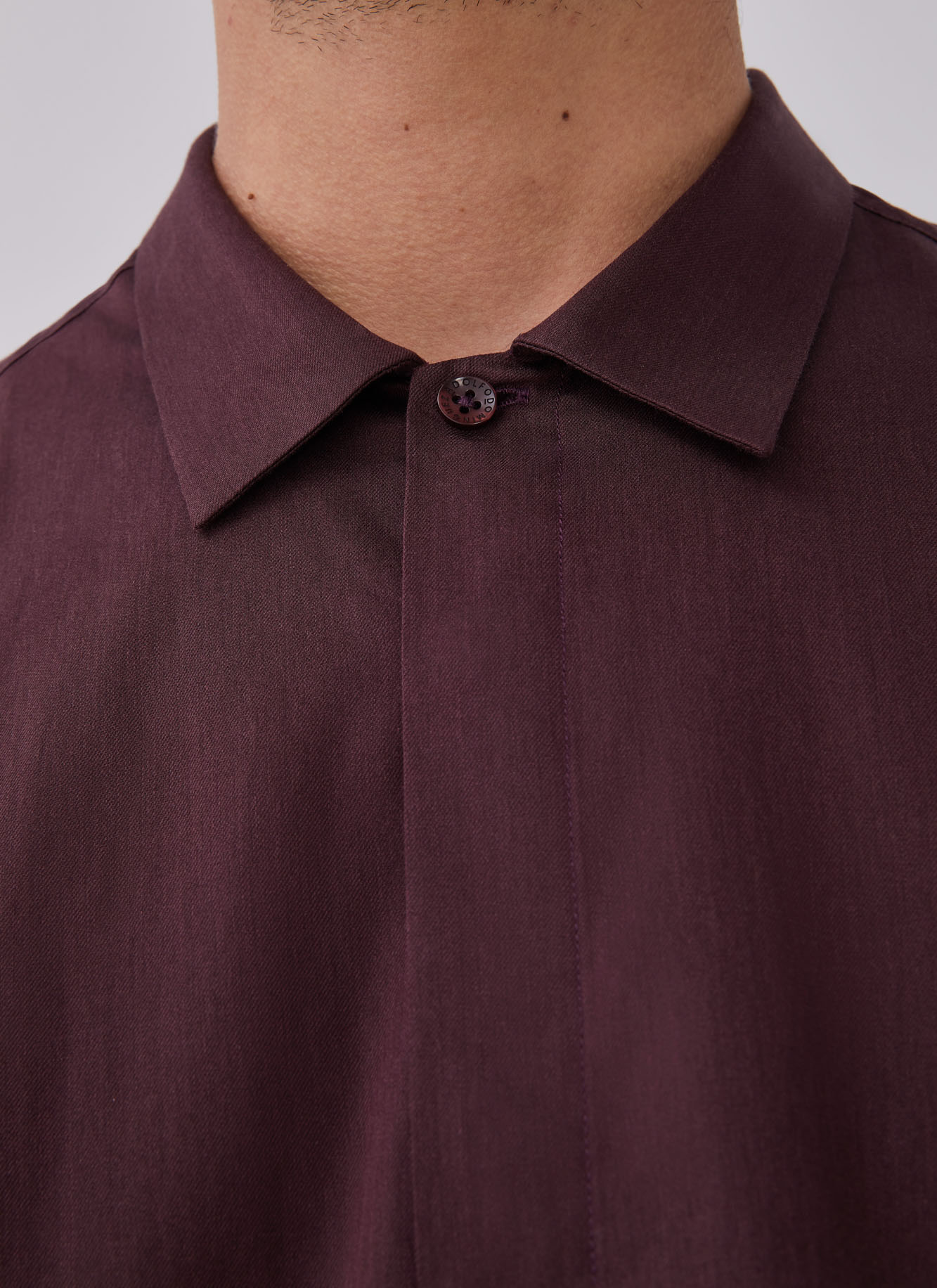 Camisa lisa en algodón image number 2