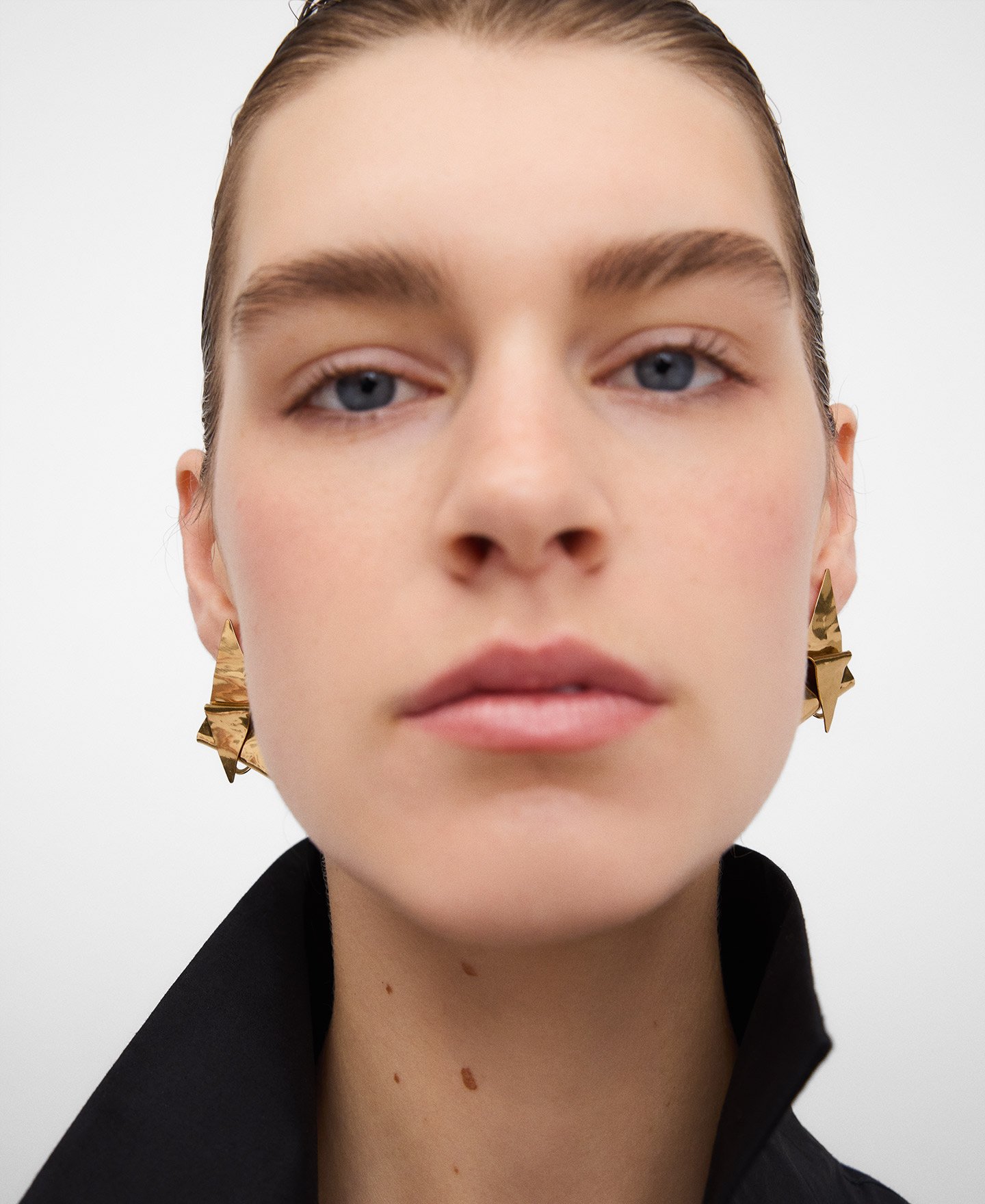 Pendientes triangulares pliegue mujer image number 3