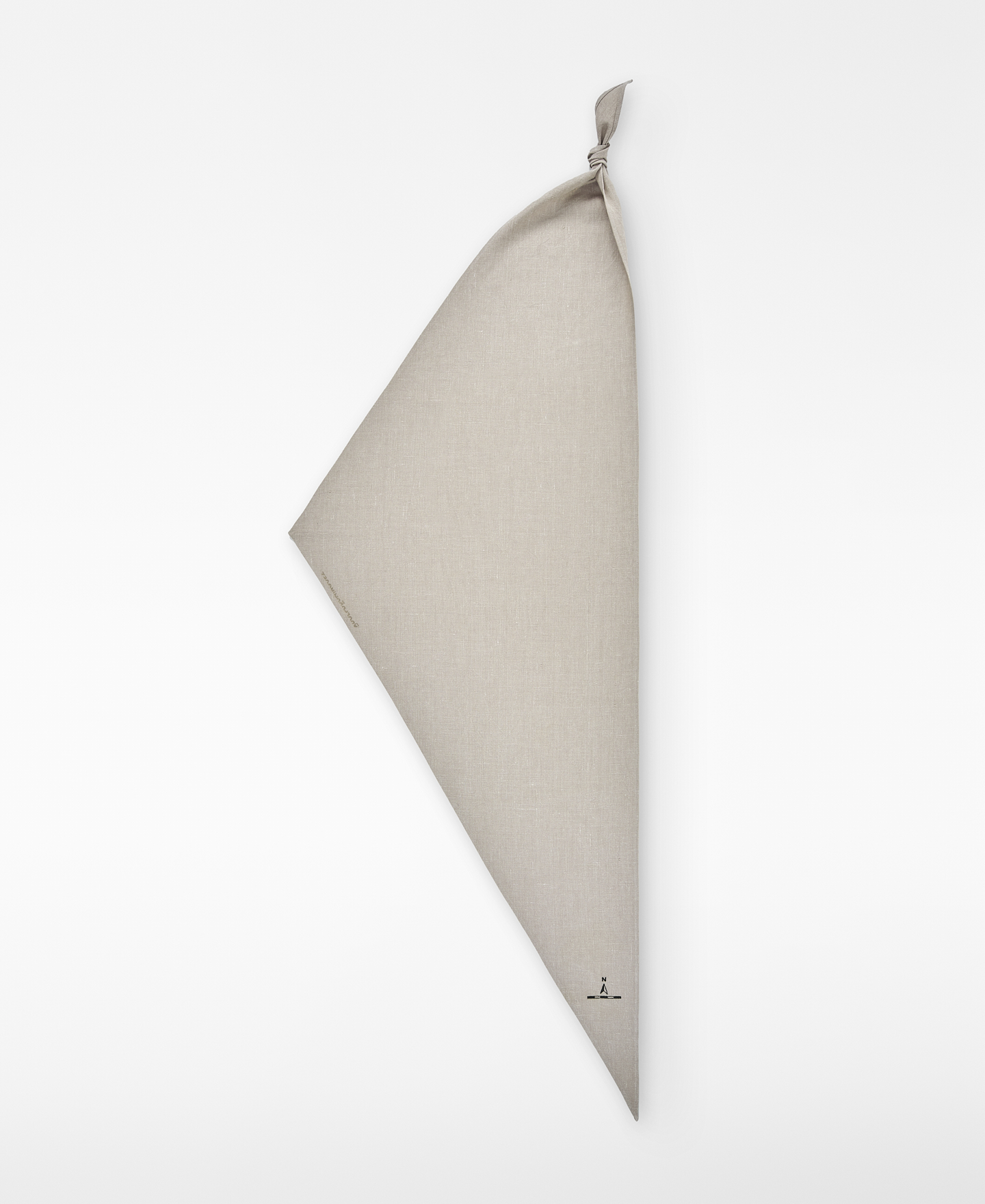 Lenço triangular em linho europeu para homem image number 0