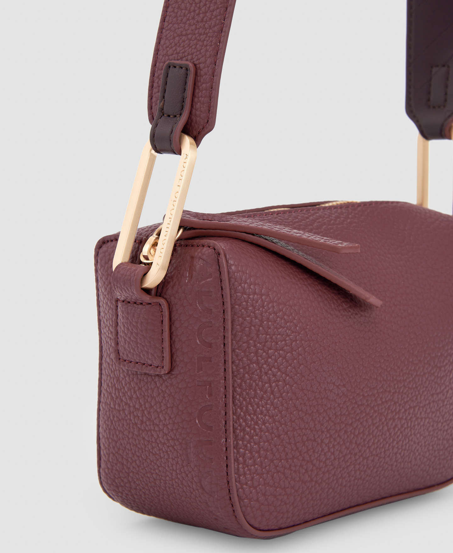 Recycled materials shoulder bag image number 3