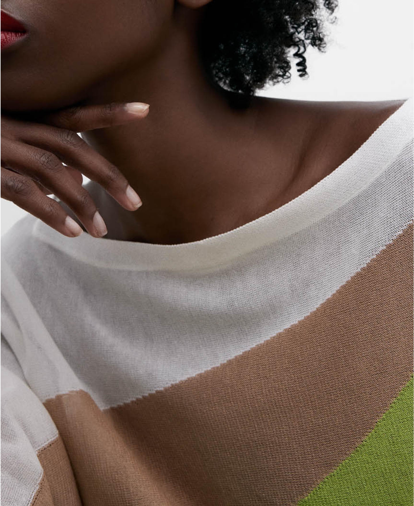 Square intarsia tricolour sweater image number 3