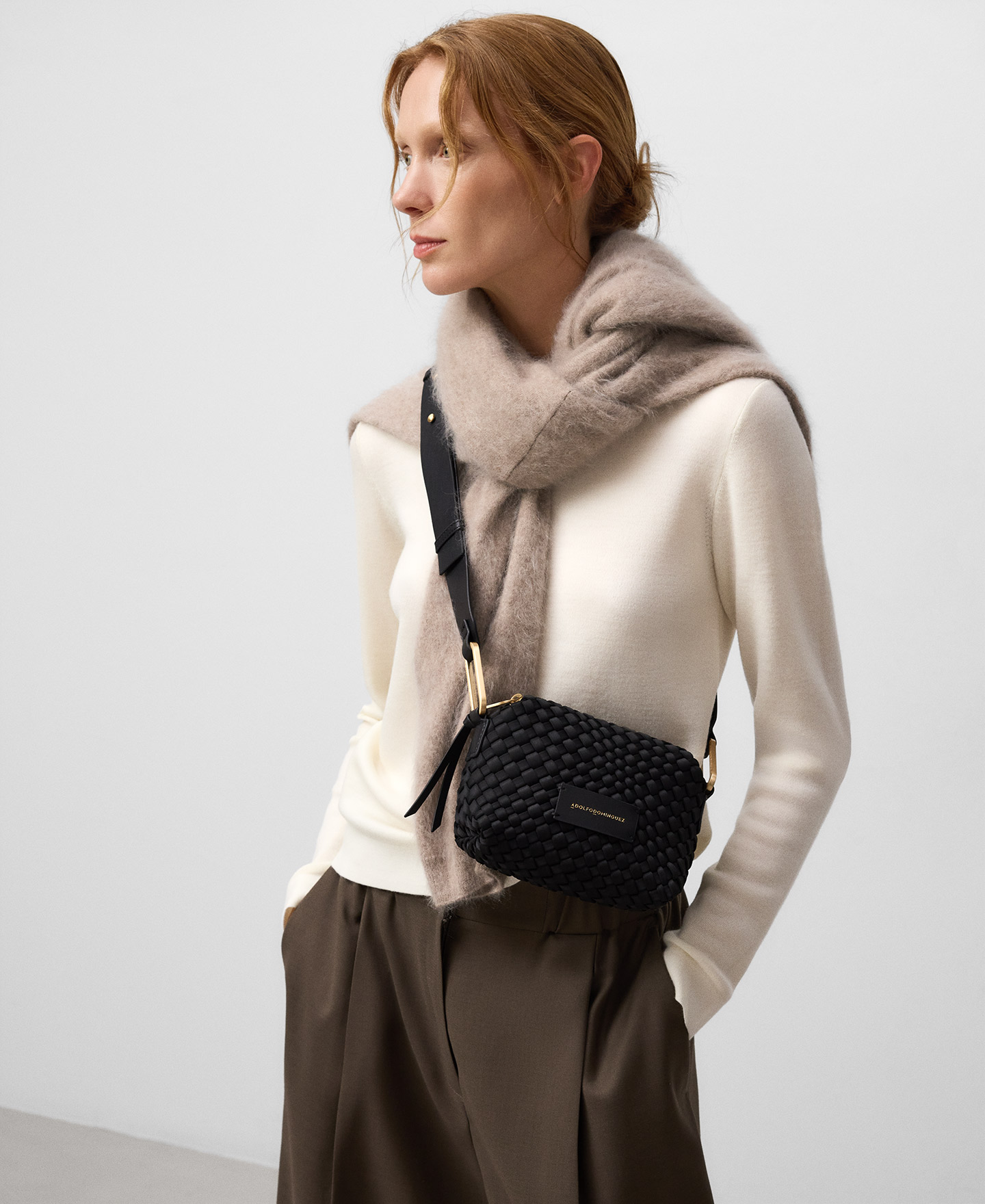 Braided fabric small crossbody woman image number 4