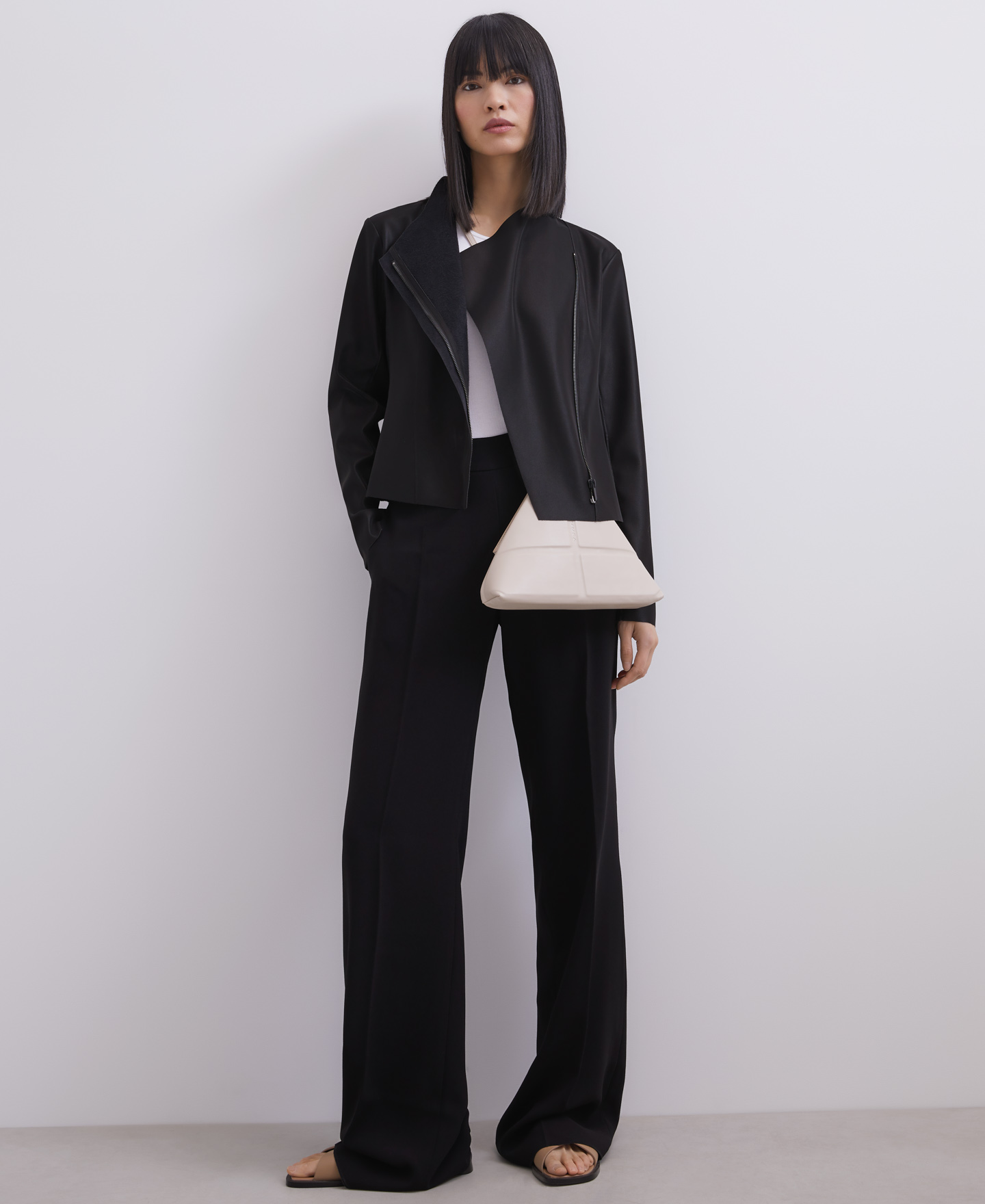 High-waisted straight trousers image number 3