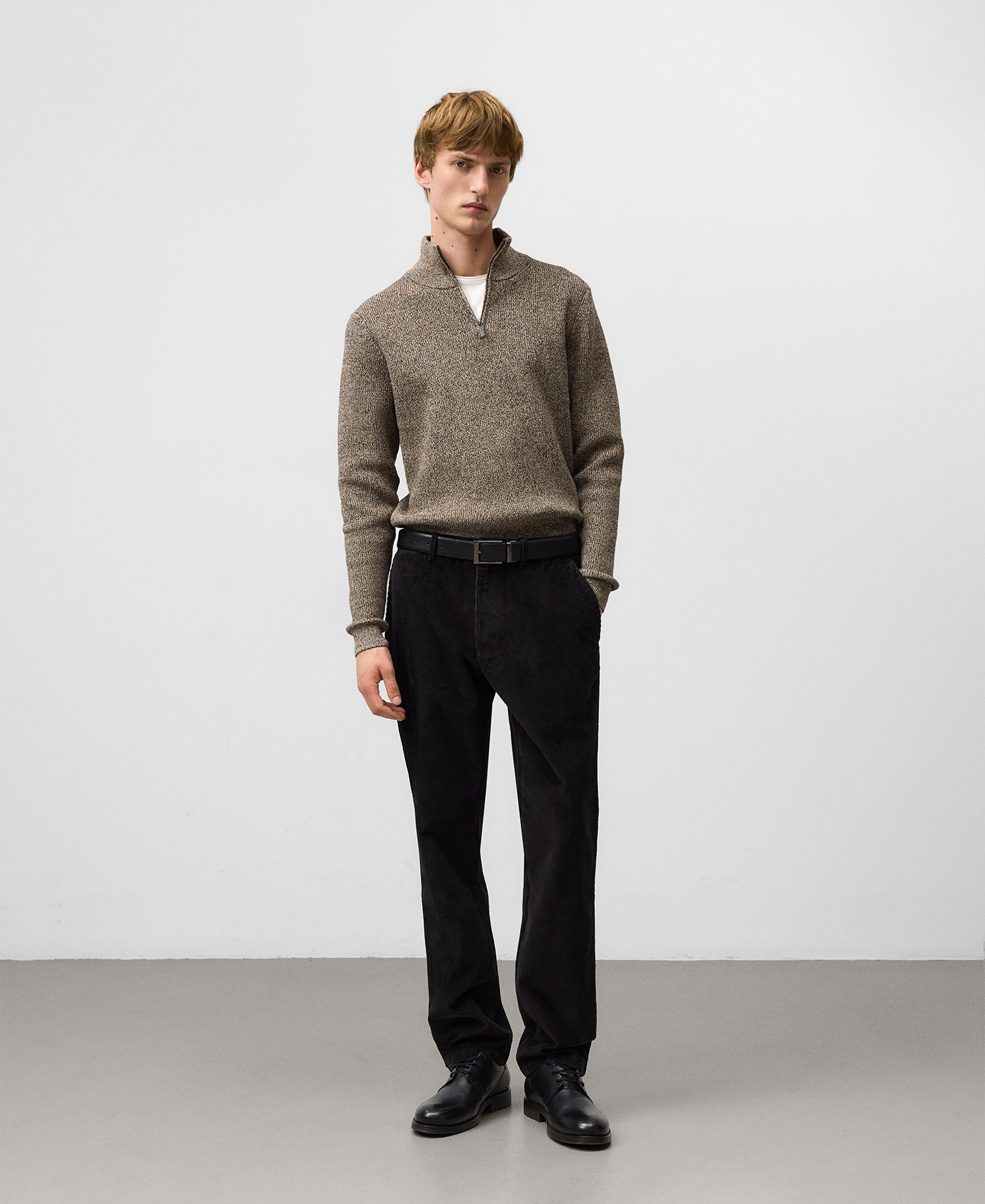 Zip-up perkins collar sweater man image number 1