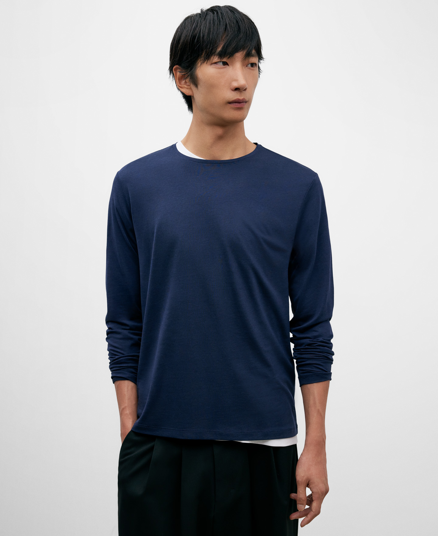Camiseta regular fit lyocell para hombre image number 0