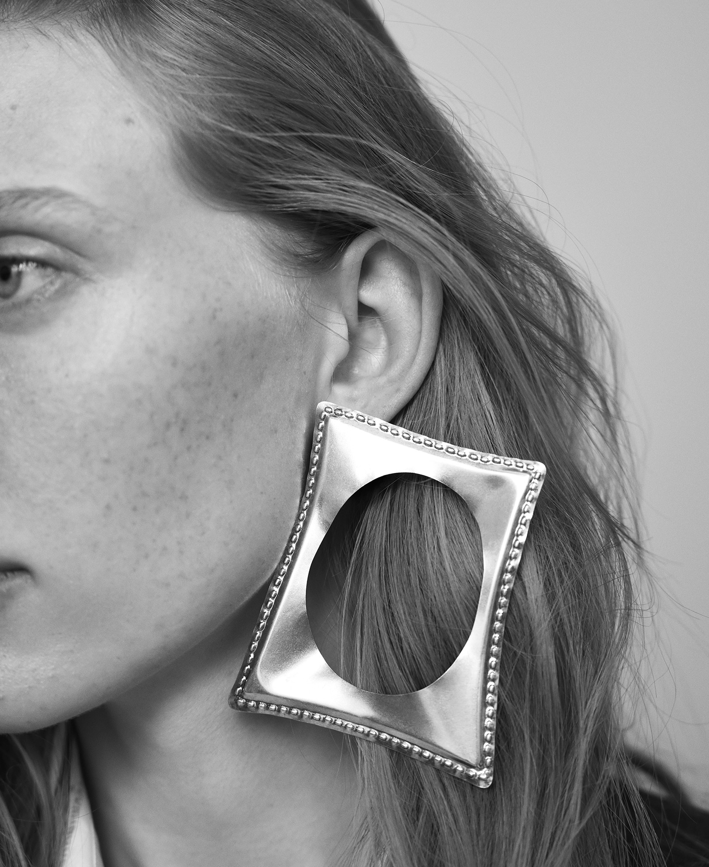 Maxi silver embossed earrings woman image number 3