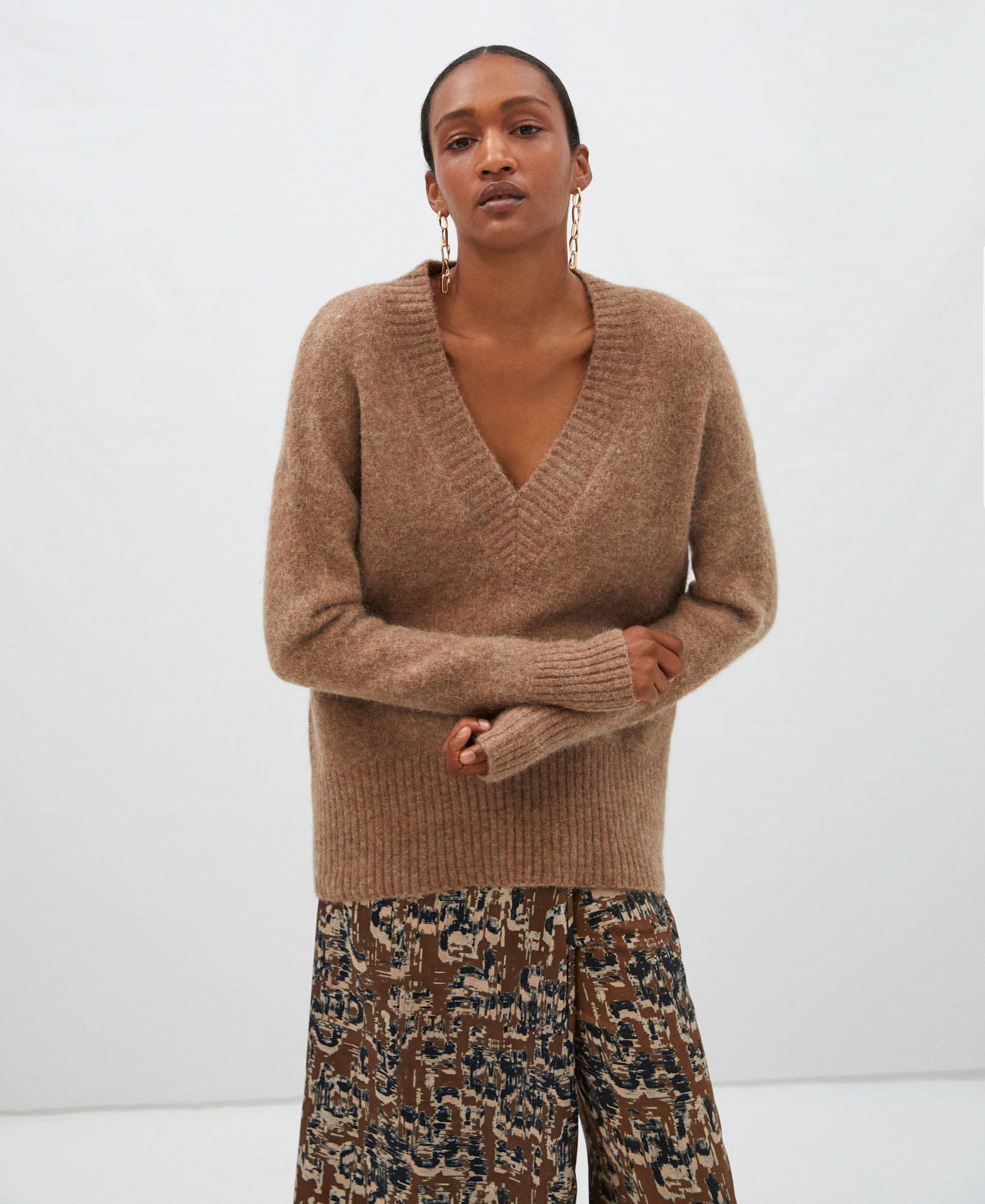 Alpaca V-neckline sweater image number 0