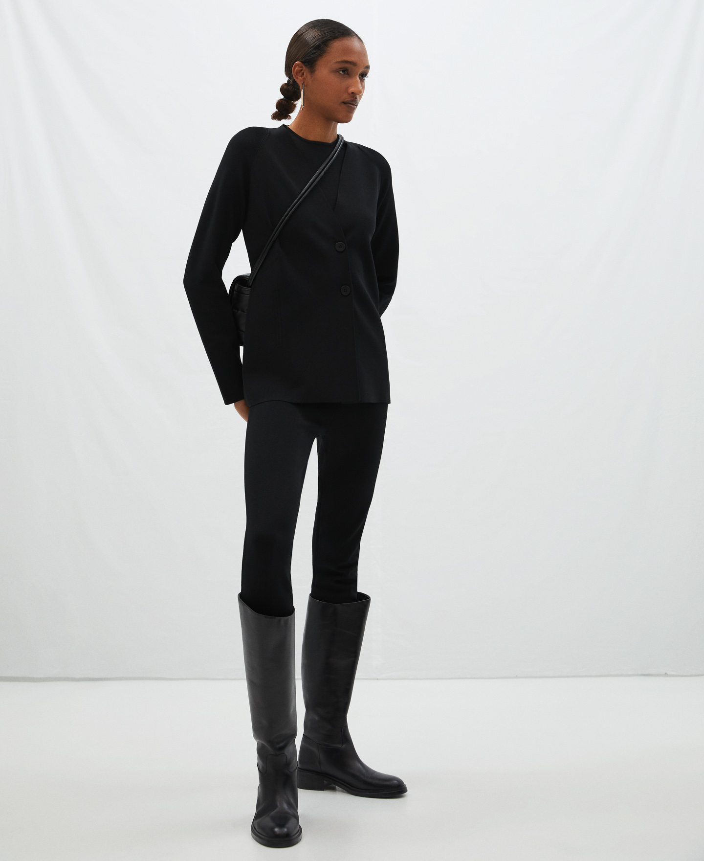 Tailored rubber knitted jacket image number 1