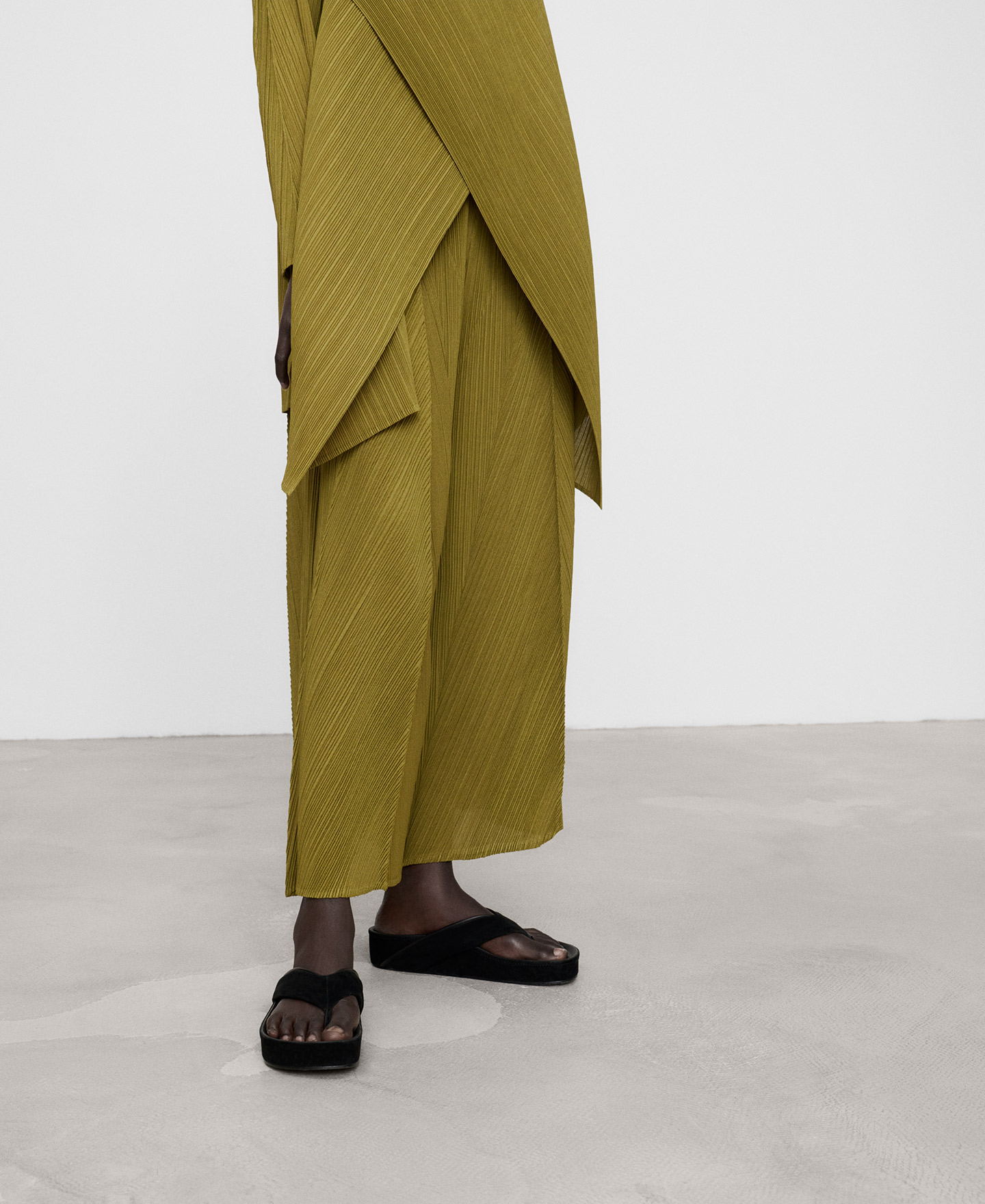 Pantalon palazzo crinkle image number 4