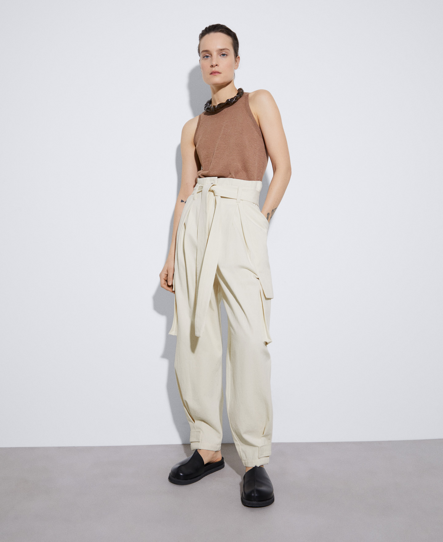 Cotton twill cargo trousers image number 1