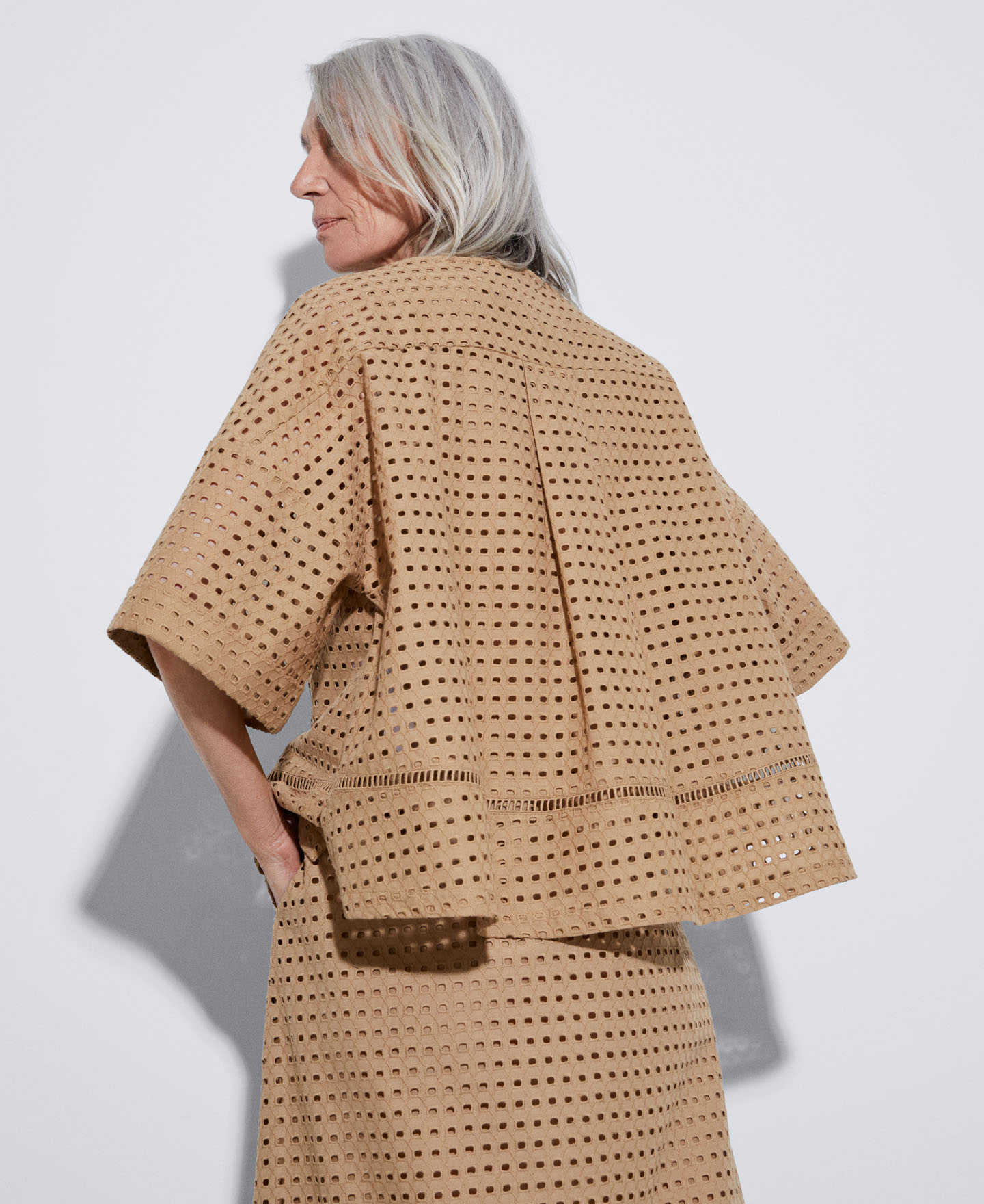 Openwork blouse in embroidered cotton image number 2