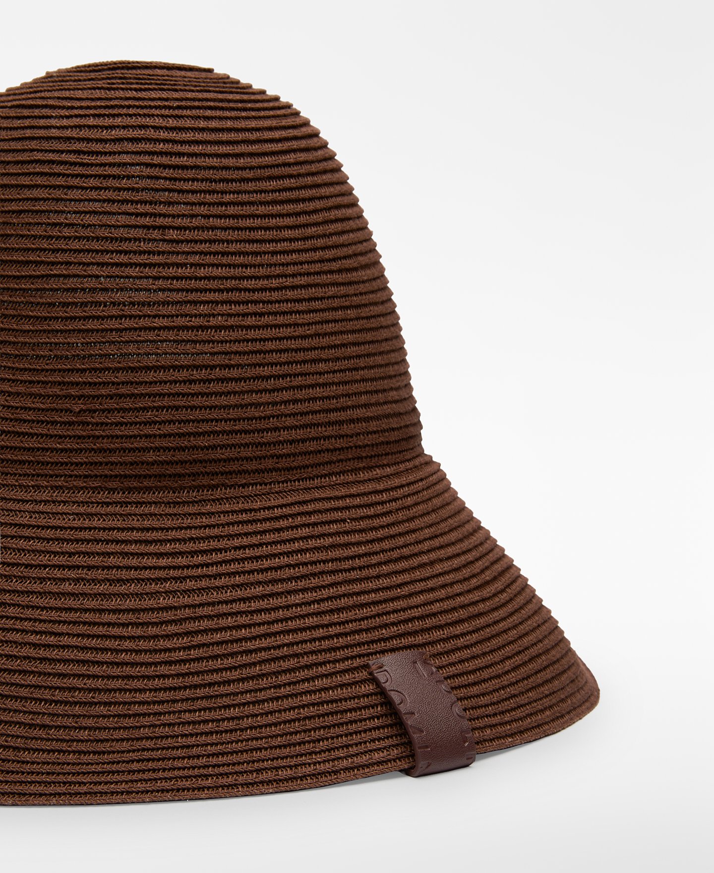 Strukturierter Hut aus Papier image number 1