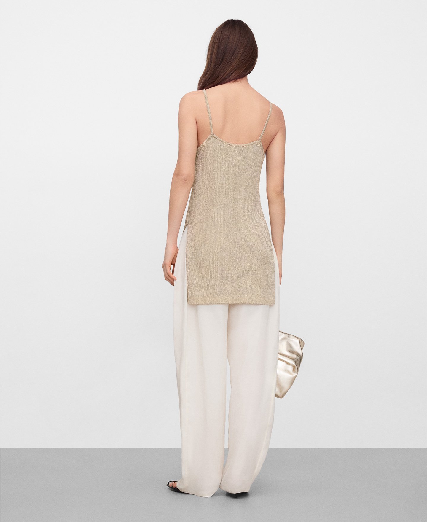 Top com al&ccedil;as em malha metalizada image number 2