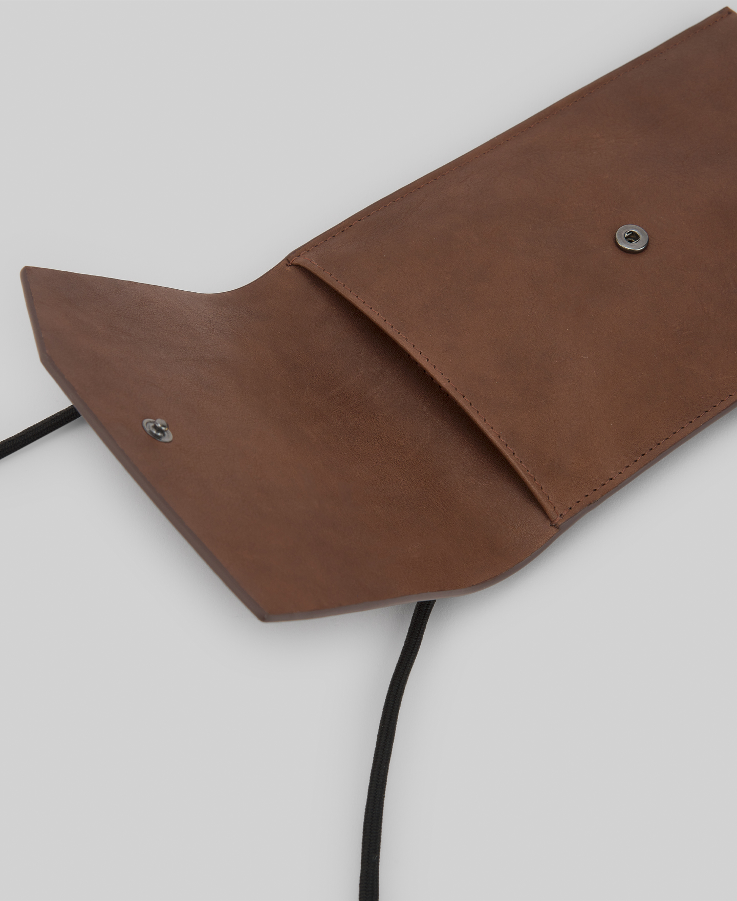 Leather mobile phone holder man image number 2