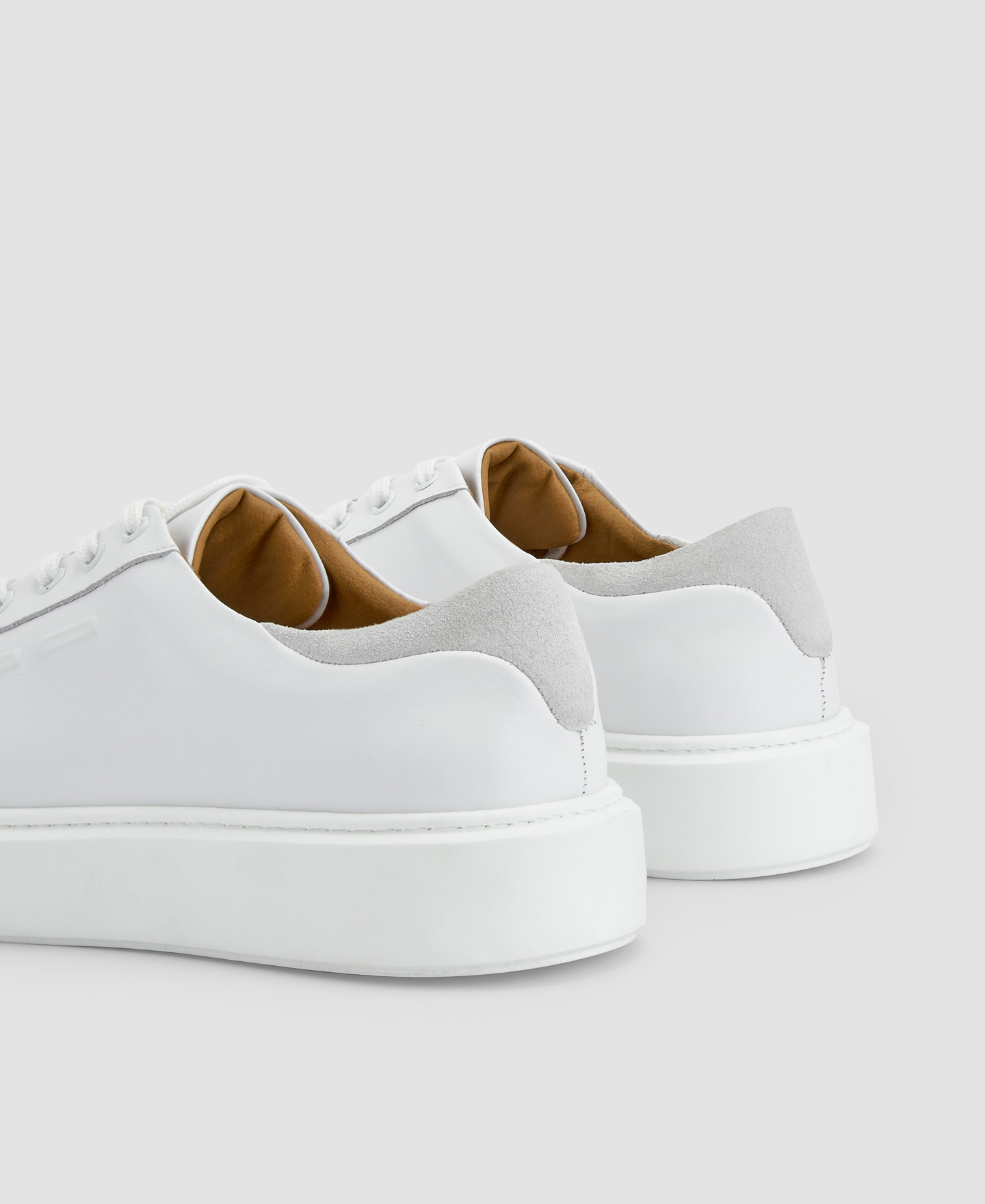 Responsible basic leather sneaker image number 2